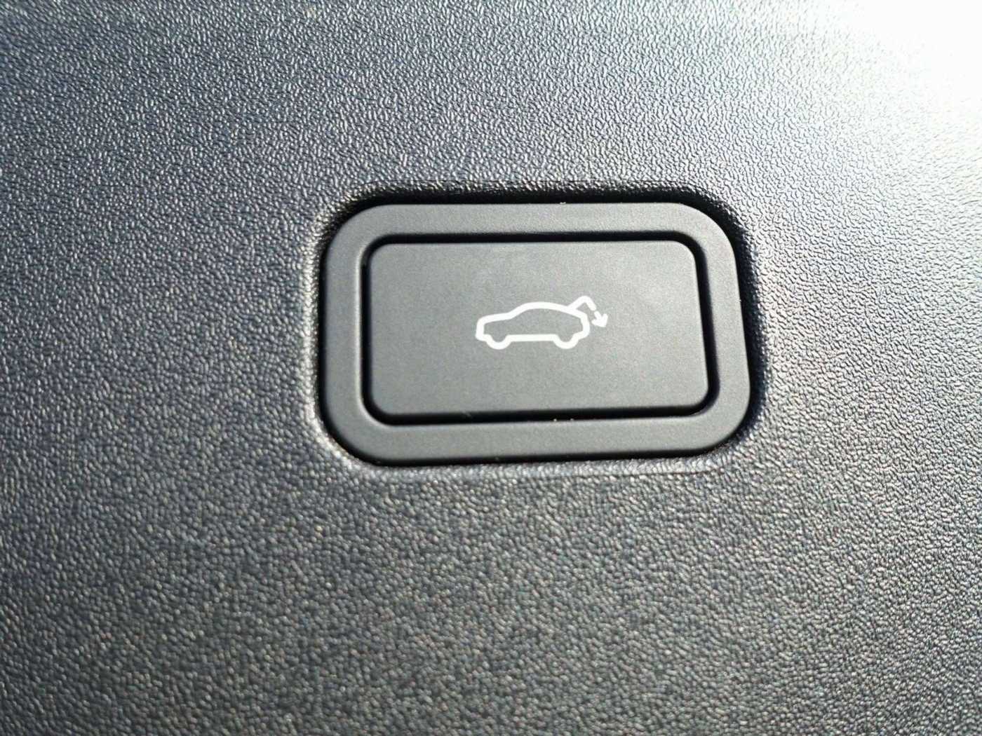 Volvo  Ultra, Twin Motor Performance/H&K/BLIS/360°