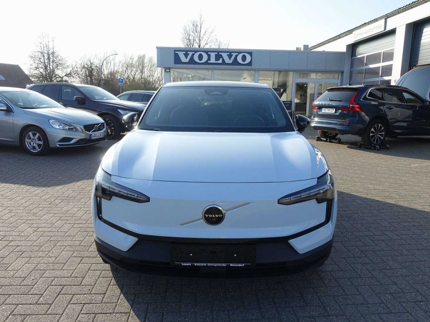 Volvo  Ultra, Twin Motor Performance/H&K/BLIS/360°