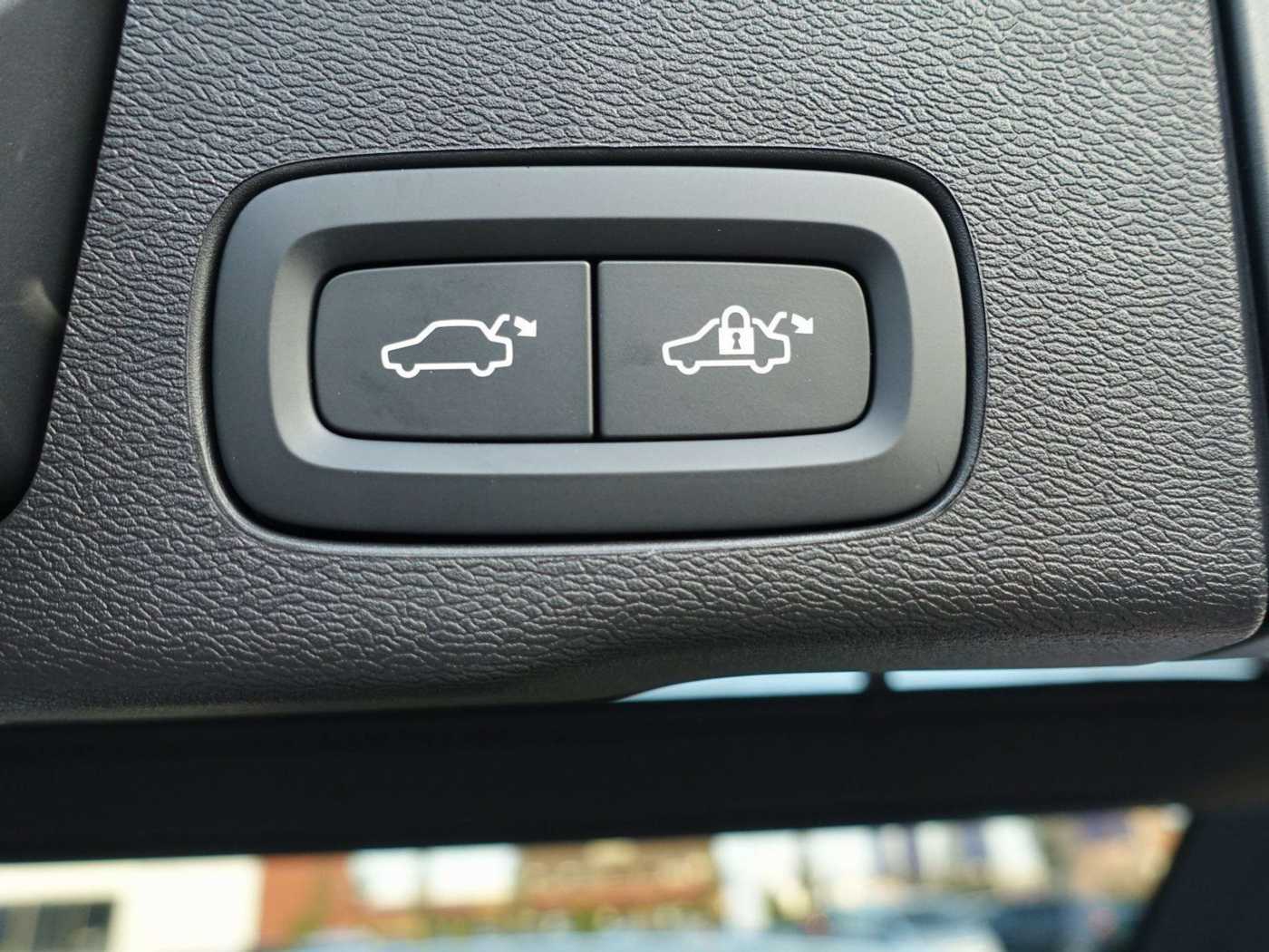 Volvo  Recharge Plus T8 AWD/360°/Pano/BLIS/H&K