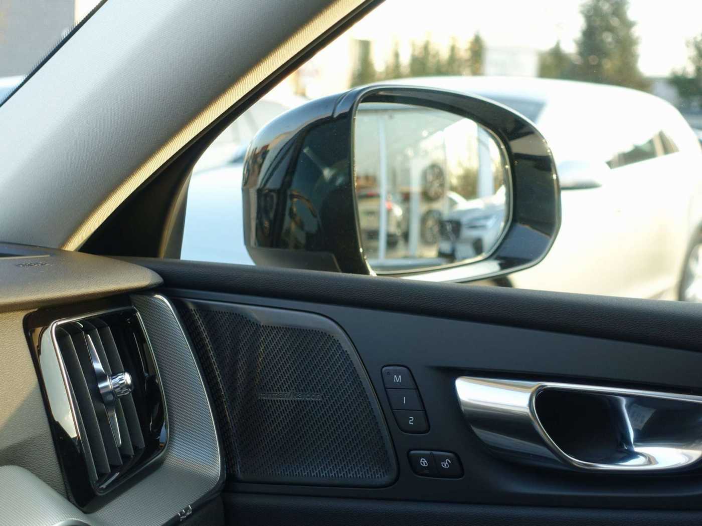 Volvo  Recharge Plus T8 AWD/360°/Pano/BLIS/H&K