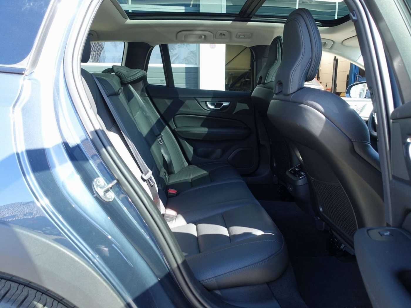 Volvo  Ultimate B5 AWD/HeadUP/Pano