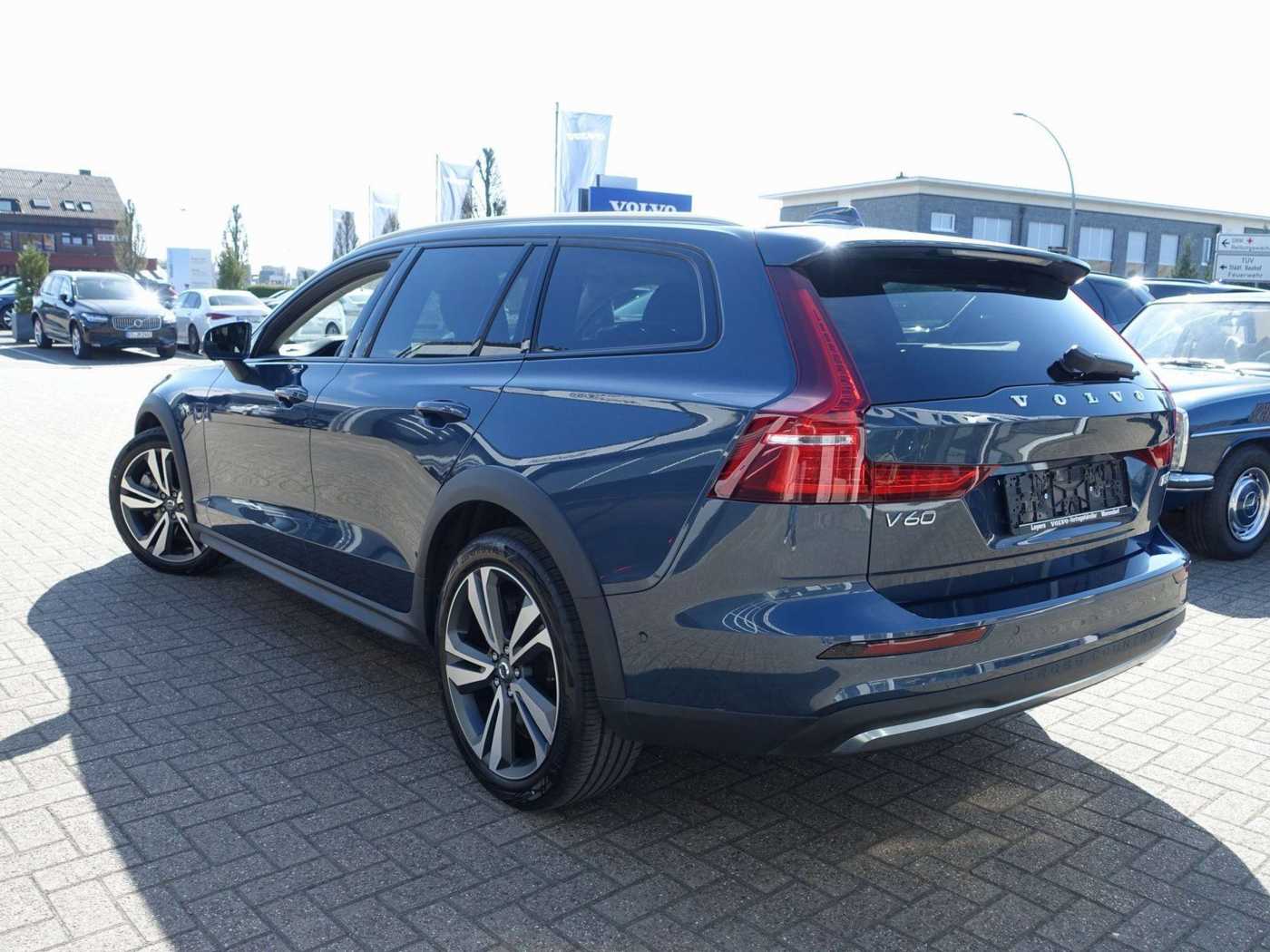 Volvo  Ultimate B5 AWD/HeadUP/Pano