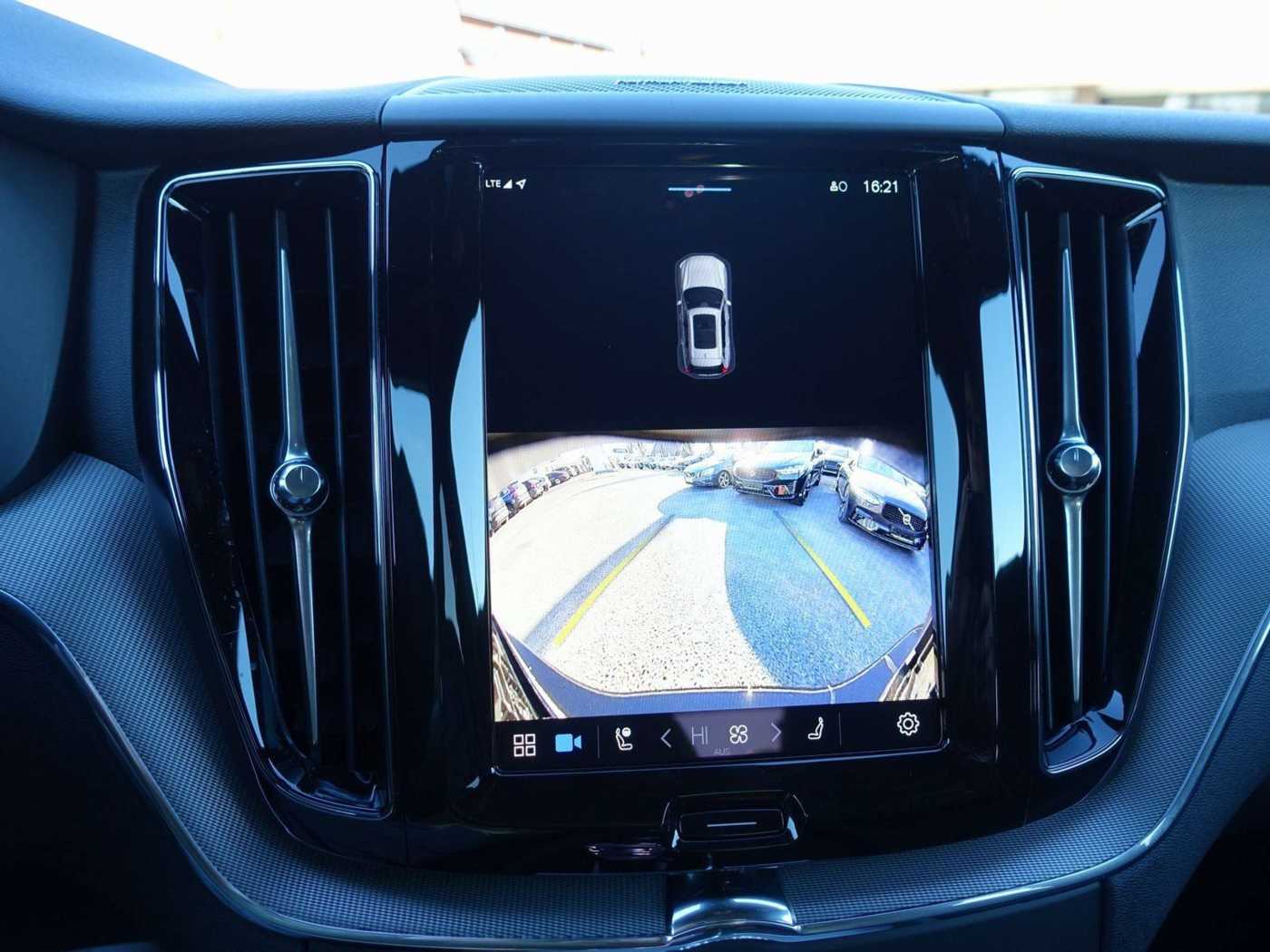 Volvo  Recharge Black Edition Plus T6 AWD/Four-C