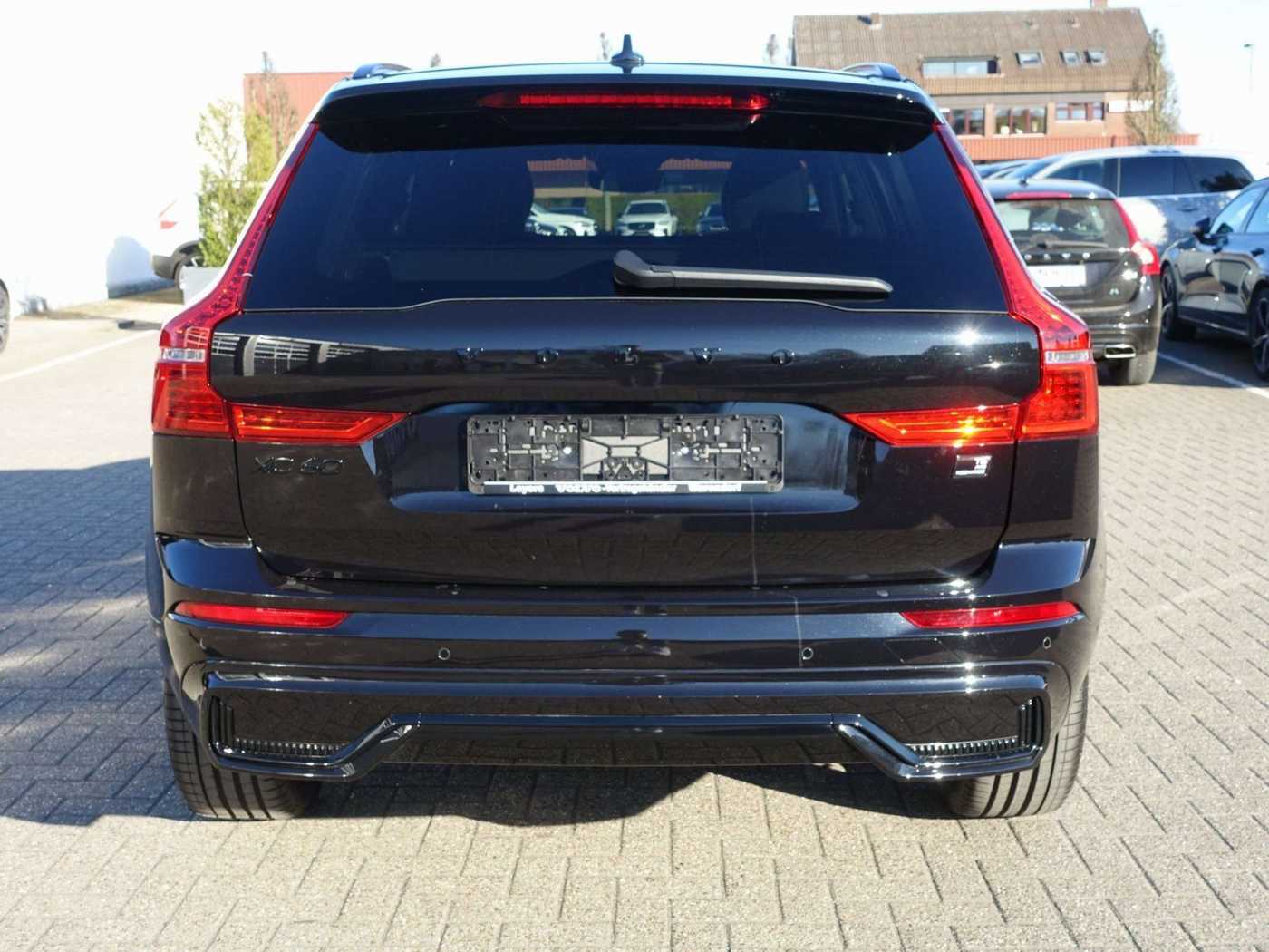 Volvo  Recharge Black Edition Plus T6 AWD/Four-C