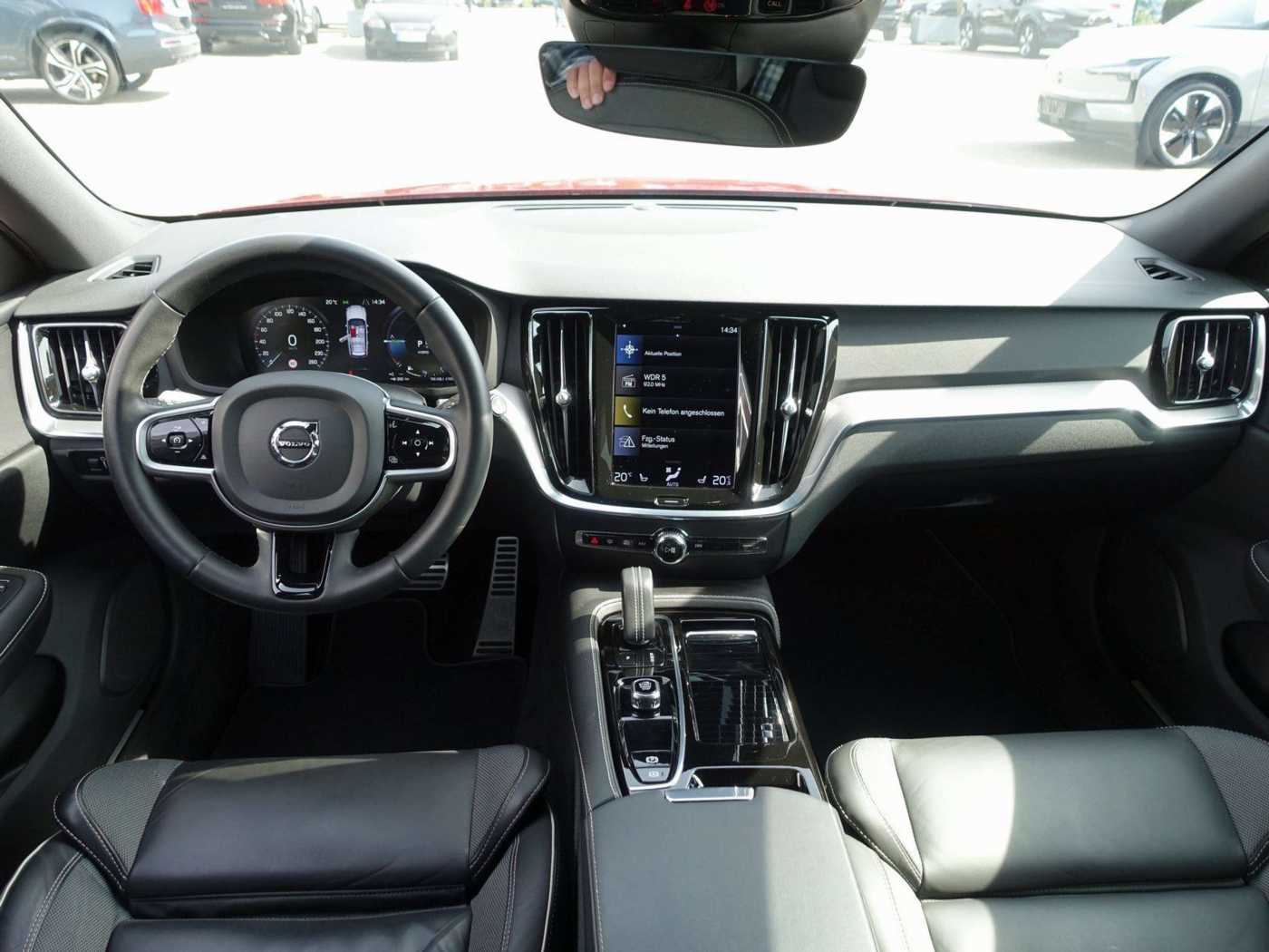 Volvo  T6 AWD R-Design/Memory/Kamera/AHK/Carplay