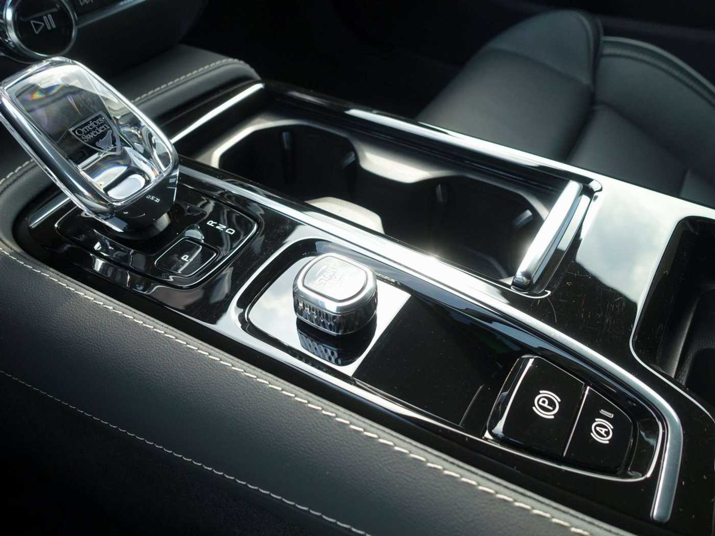 Volvo  Plus Dark T6 AWD/H&K/Kamera/BLIS/Memory