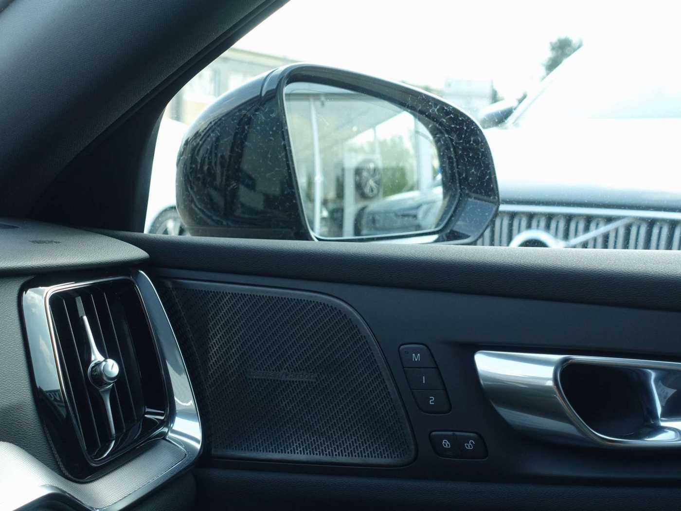 Volvo  Plus Dark T6 AWD/H&K/Kamera/BLIS/Memory