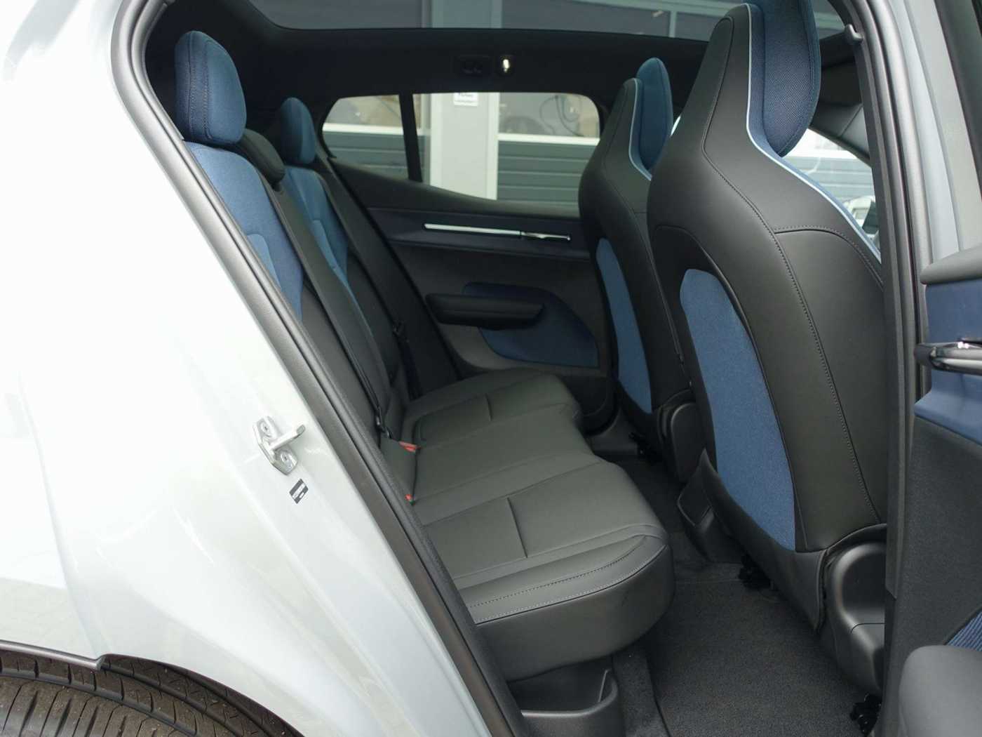 Volvo  Ultra, Twin Motor Performance/H&K/360°/Pano