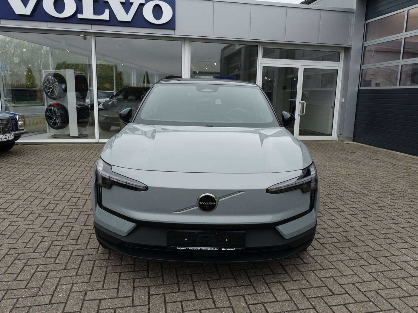 Volvo  Ultra, Twin Motor Performance/H&K/360°/Pano