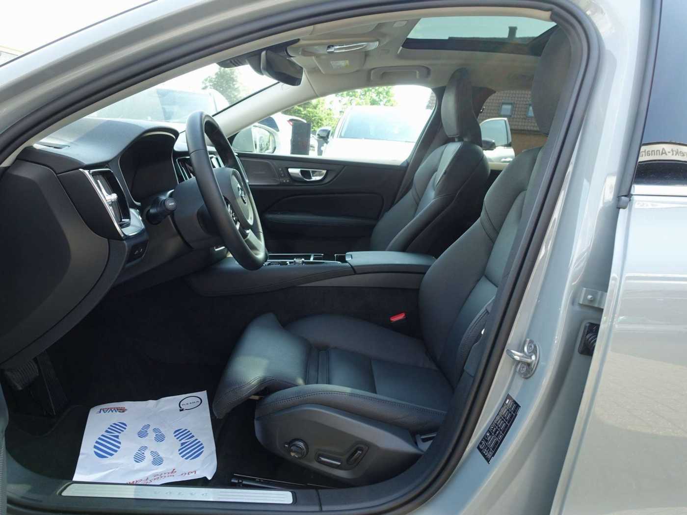 Volvo  Plus T6 AWD/360°/Pano/H&K/BLIS/Memory