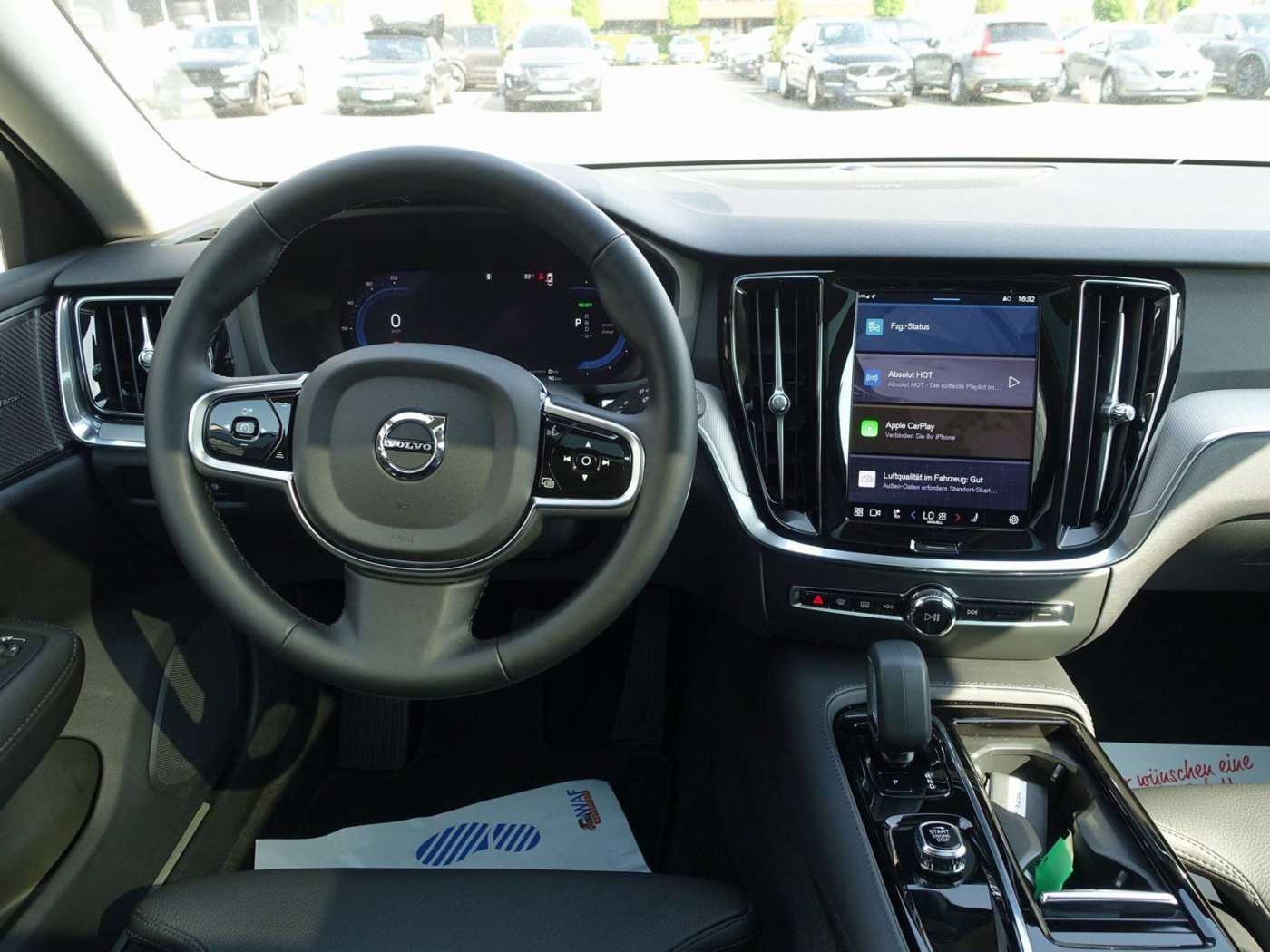 Volvo  Plus T6 AWD/360°/Pano/H&K/BLIS/Memory