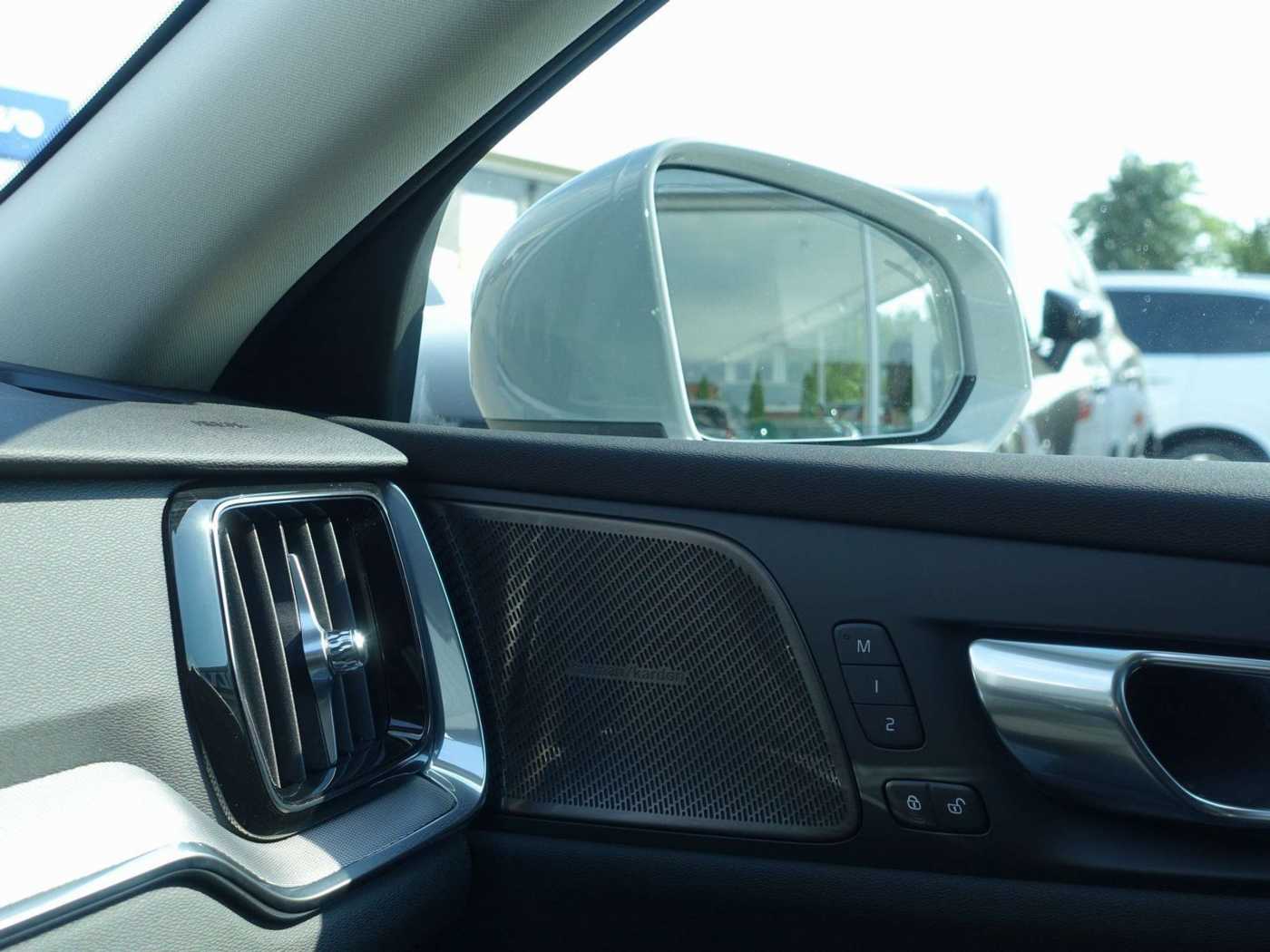 Volvo  Plus T6 AWD/360°/Pano/H&K/BLIS/Memory