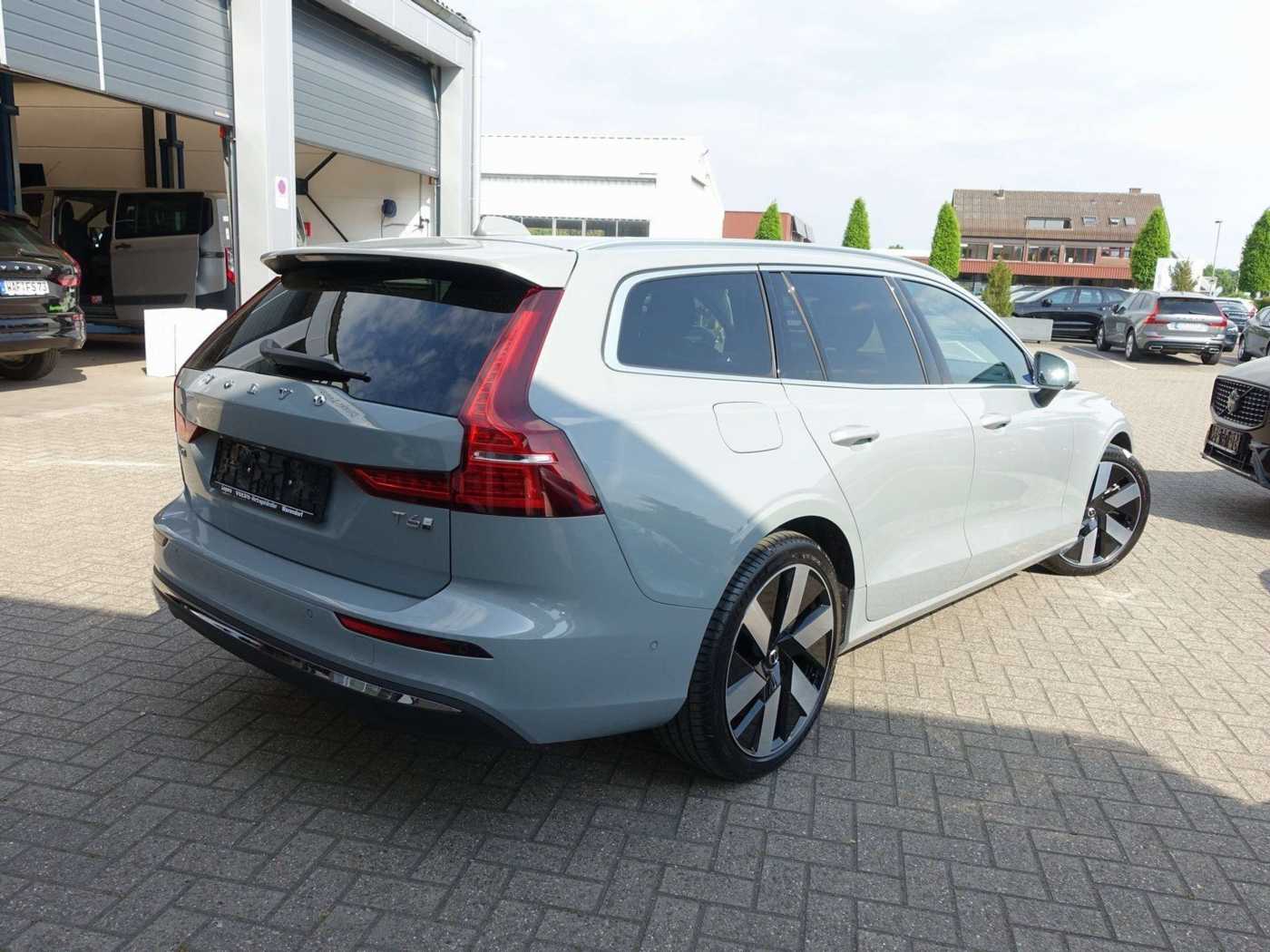 Volvo  Plus T6 AWD/360°/Pano/H&K/BLIS/Memory