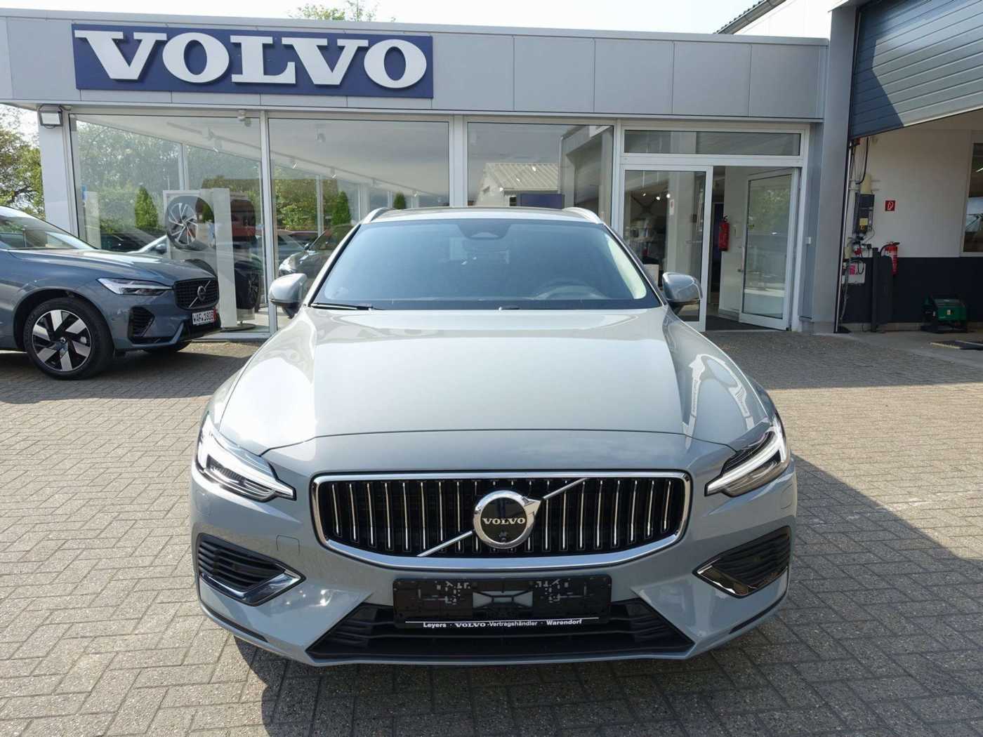 Volvo  Plus T6 AWD/360°/Pano/H&K/BLIS/Memory