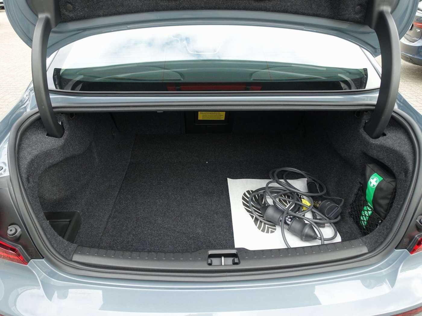 Volvo  Recharge Ultimate T8 AWD/H&K/360°/HeadUP