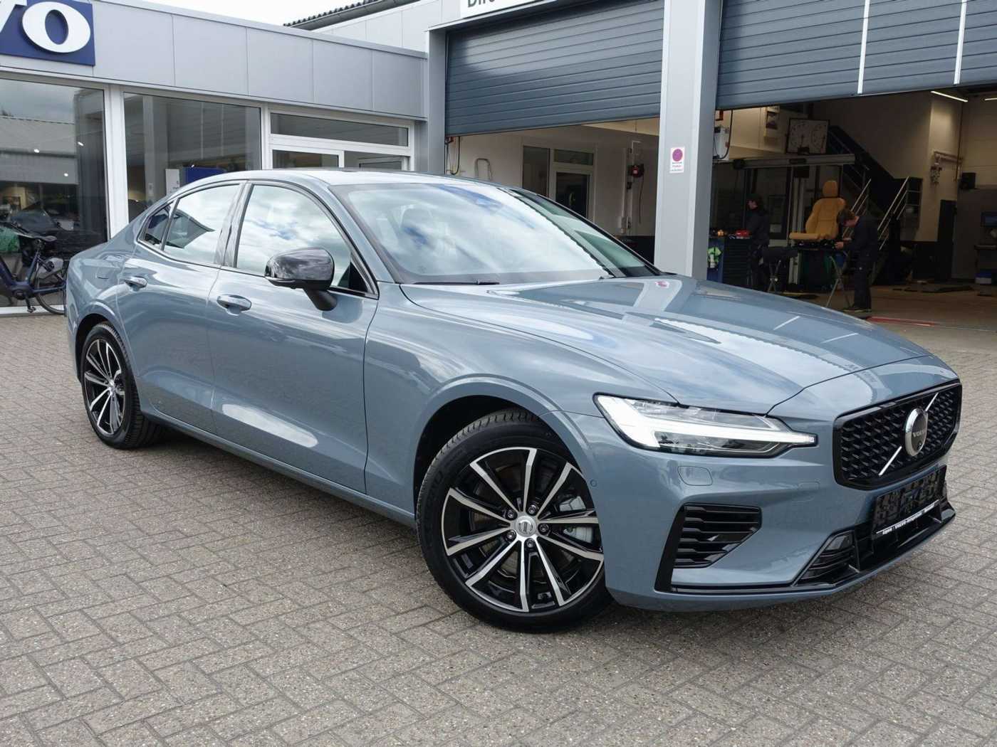 Volvo  Recharge Ultimate T8 AWD/H&K/360°/HeadUP