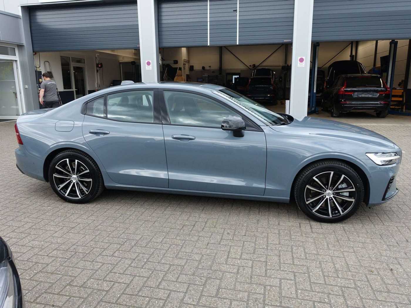 Volvo  Recharge Ultimate T8 AWD/H&K/360°/HeadUP