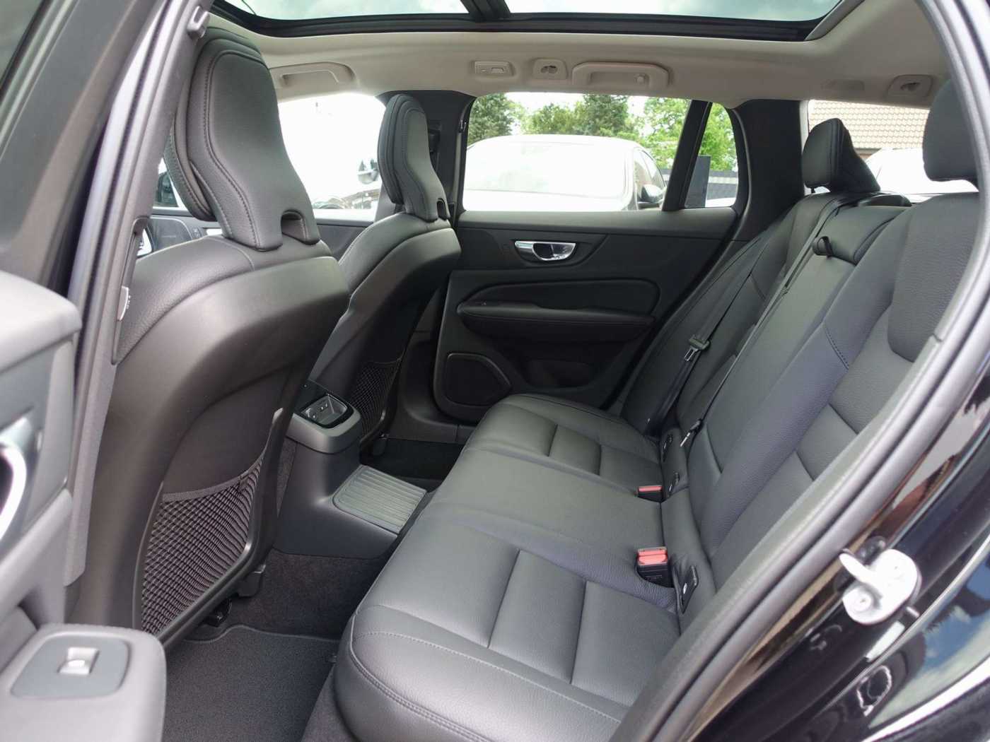Volvo  Plus T6 AWD/360°/Pano/HeadUP/H&K/Memory