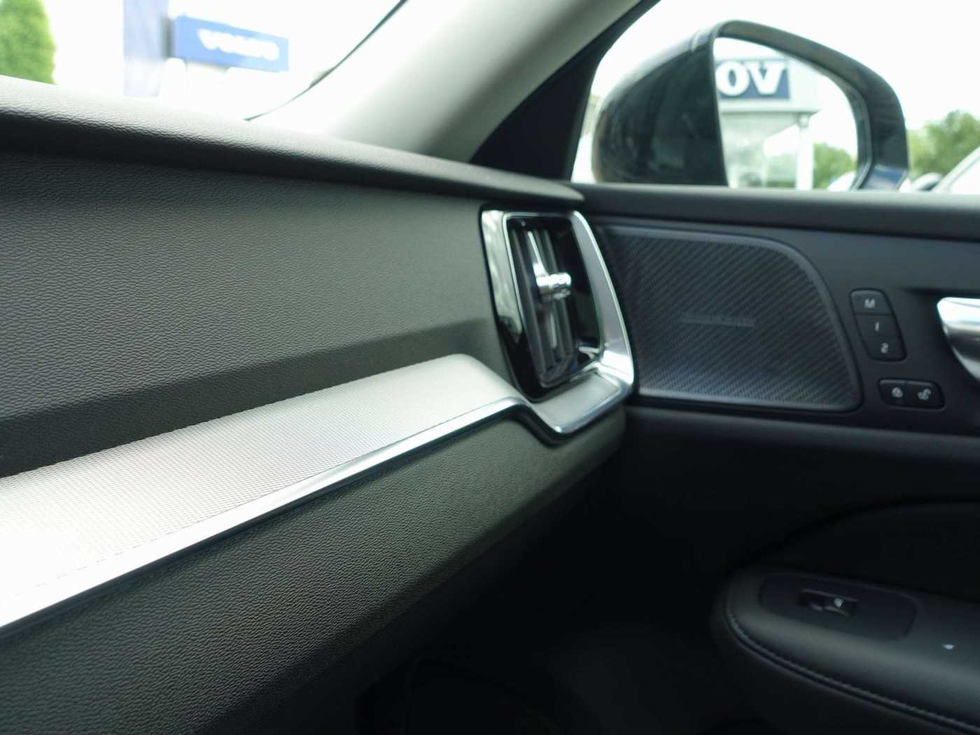 Volvo  Plus T6 AWD/360°/Pano/HeadUP/H&K/Memory