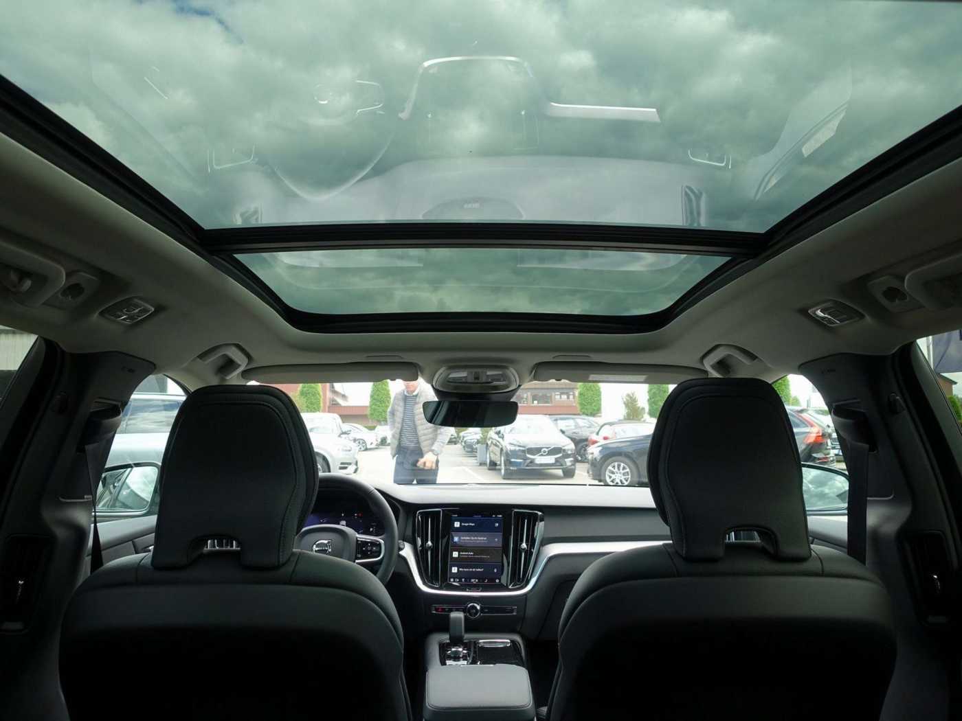 Volvo  Plus T6 AWD/360°/Pano/HeadUP/H&K/Memory
