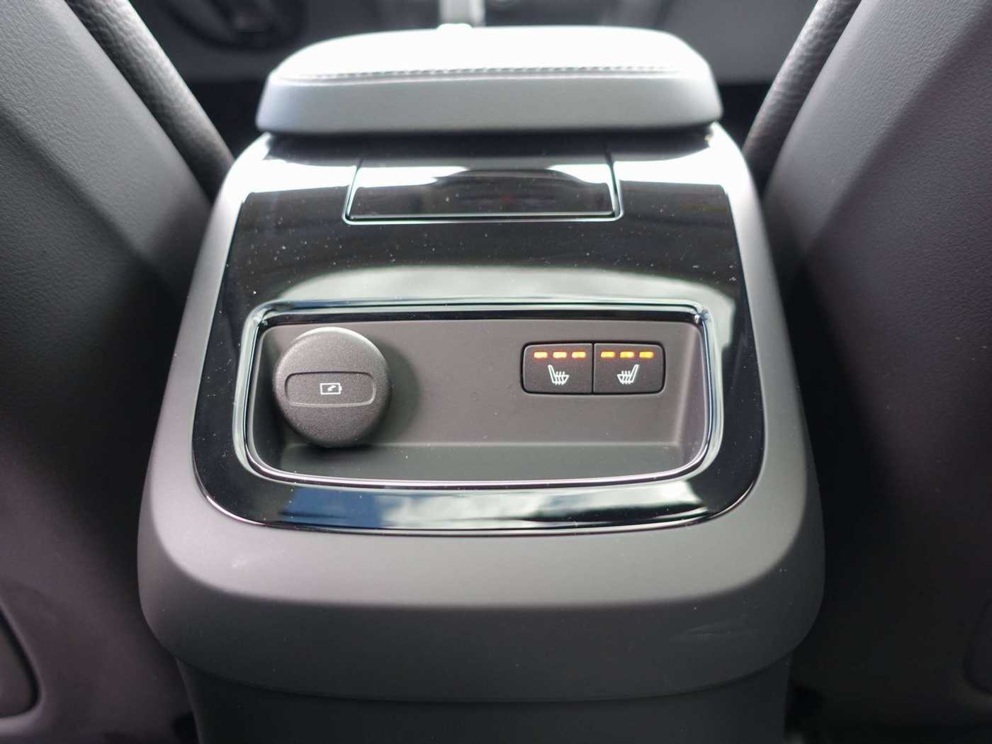 Volvo  Plus T6 AWD/360°/Pano/HeadUP/H&K/Memory
