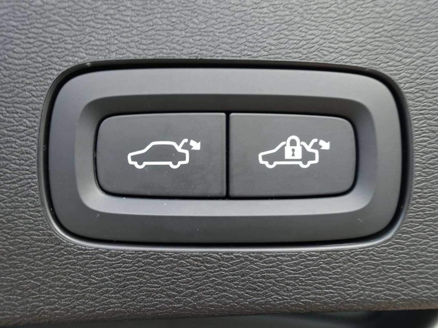 Volvo  Plus T6 AWD/360°/Pano/HeadUP/H&K/Memory