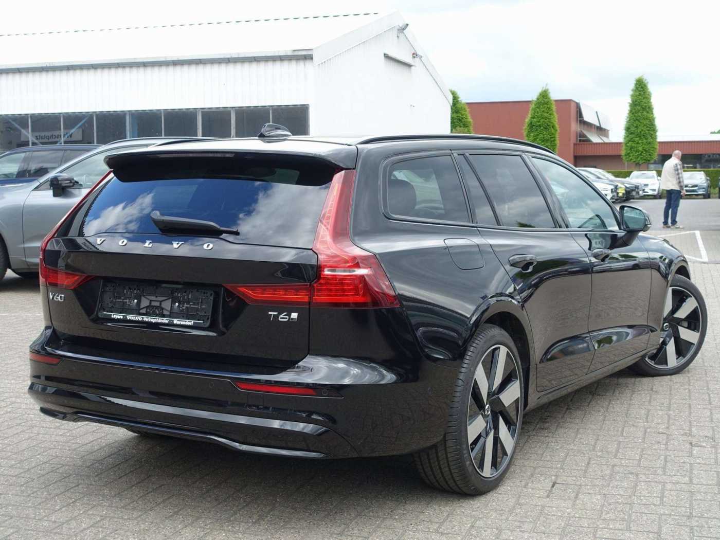 Volvo  Plus T6 AWD/360°/Pano/HeadUP/H&K/Memory