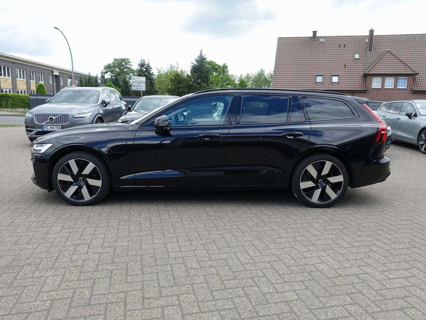 Volvo  Plus T6 AWD/360°/Pano/HeadUP/H&K/Memory