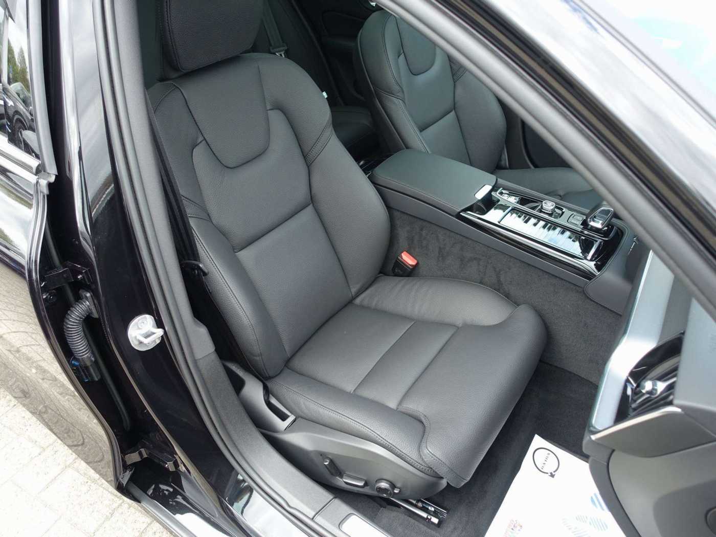 Volvo  Plus T6 AWD/360°/Pano/HeadUP/H&K/Memory