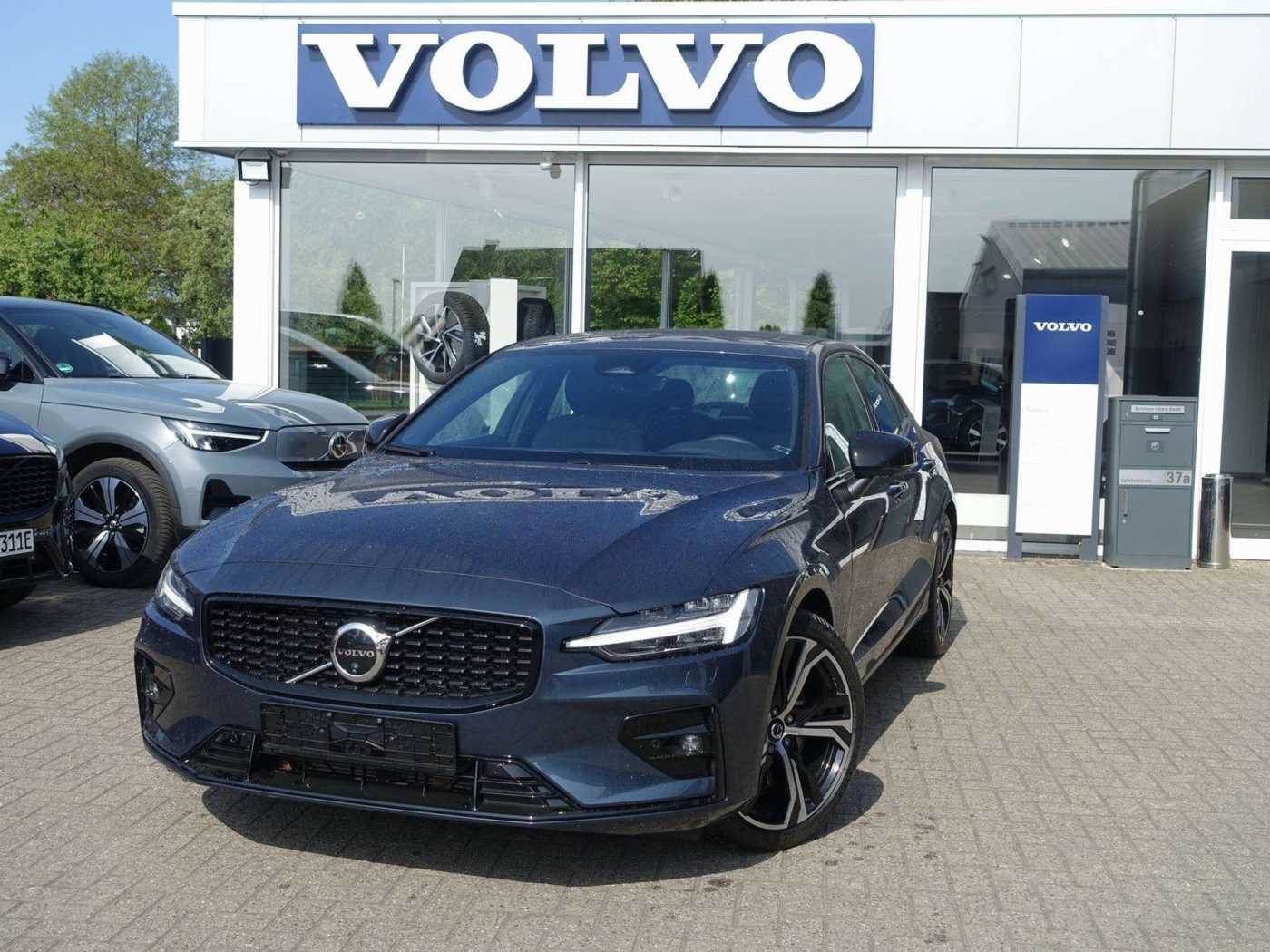 Volvo  Ultimate Dark B5 AWD /HeadUP/Pano/360°/BLIS