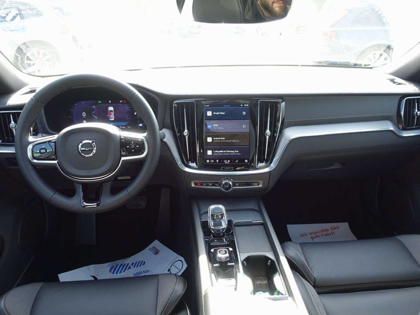 Volvo  Ultimate Dark B5 AWD /HeadUP/Pano/360°/BLIS