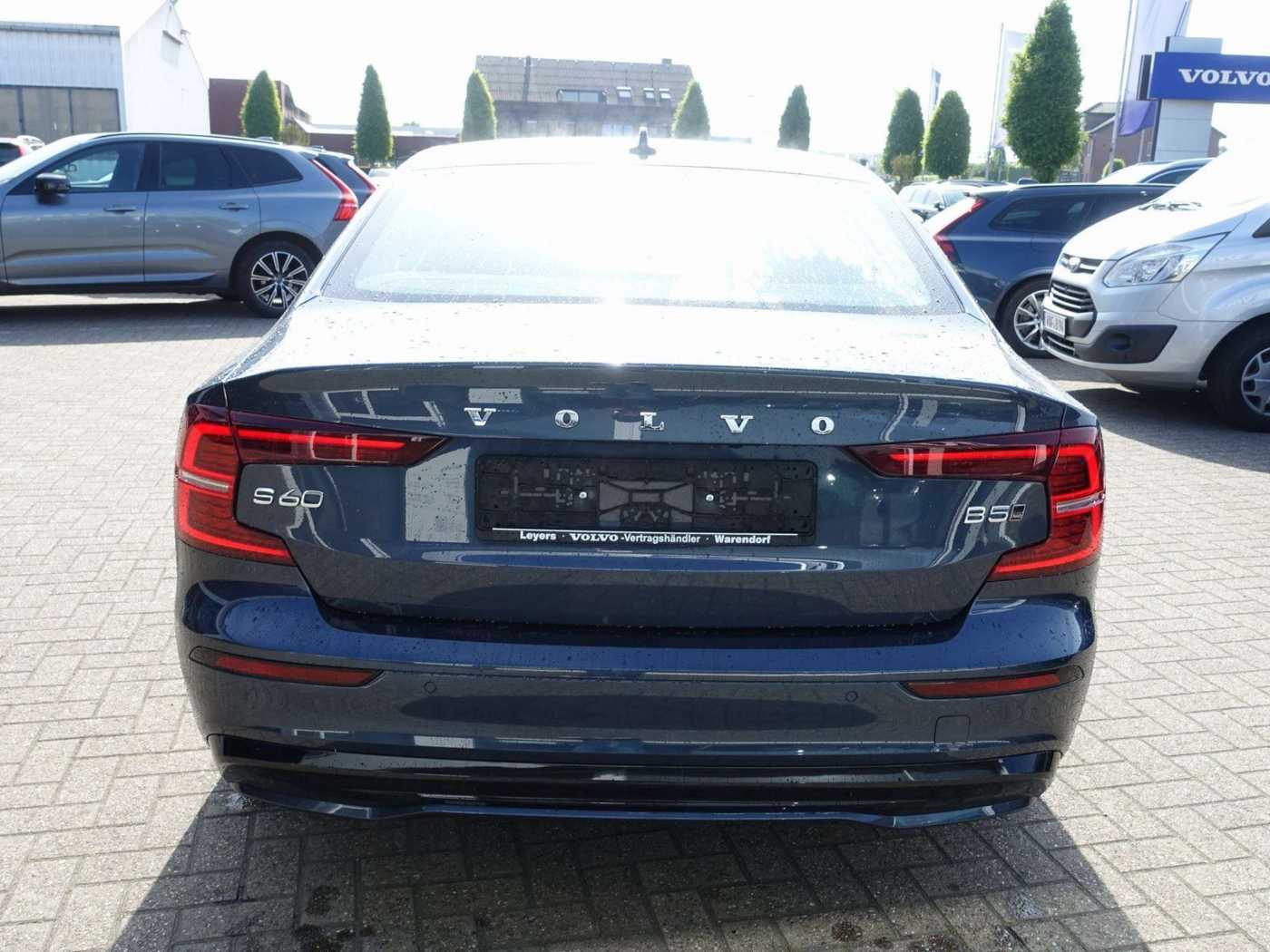 Volvo  Ultimate Dark B5 AWD /HeadUP/Pano/360°/BLIS