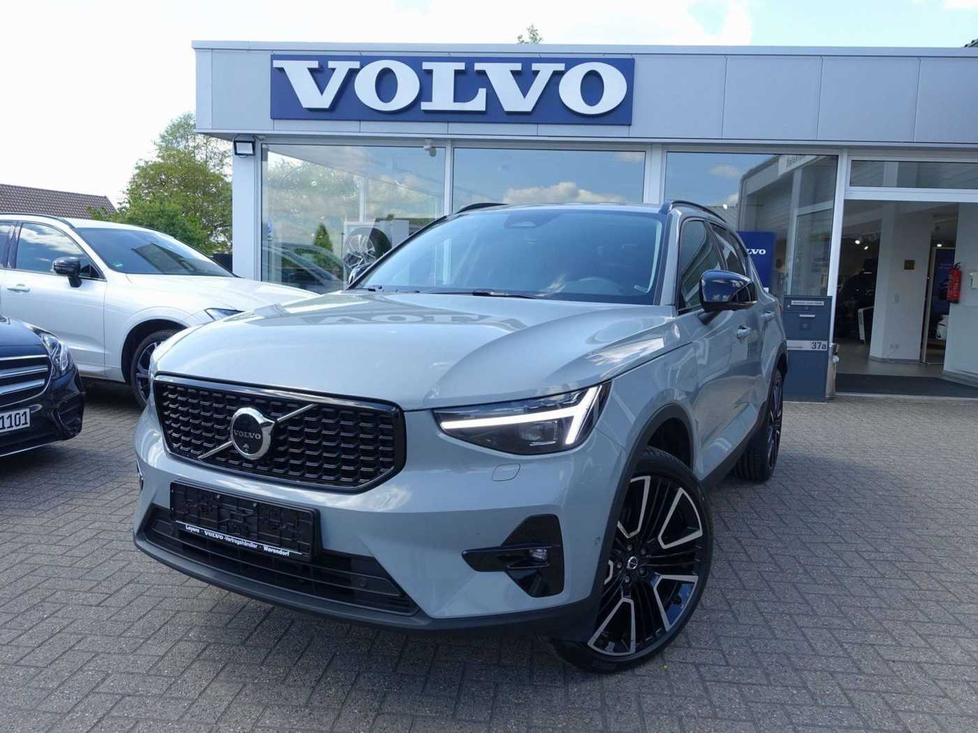 Volvo  Ultra B4 Mild-Hybrid/Dark/Pano/H&K/BLIS