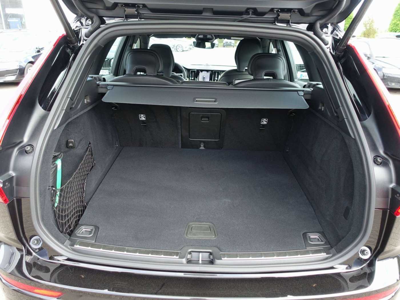 Volvo  Black Edition Plus T6 AWD/B&W/HeadUP/360°