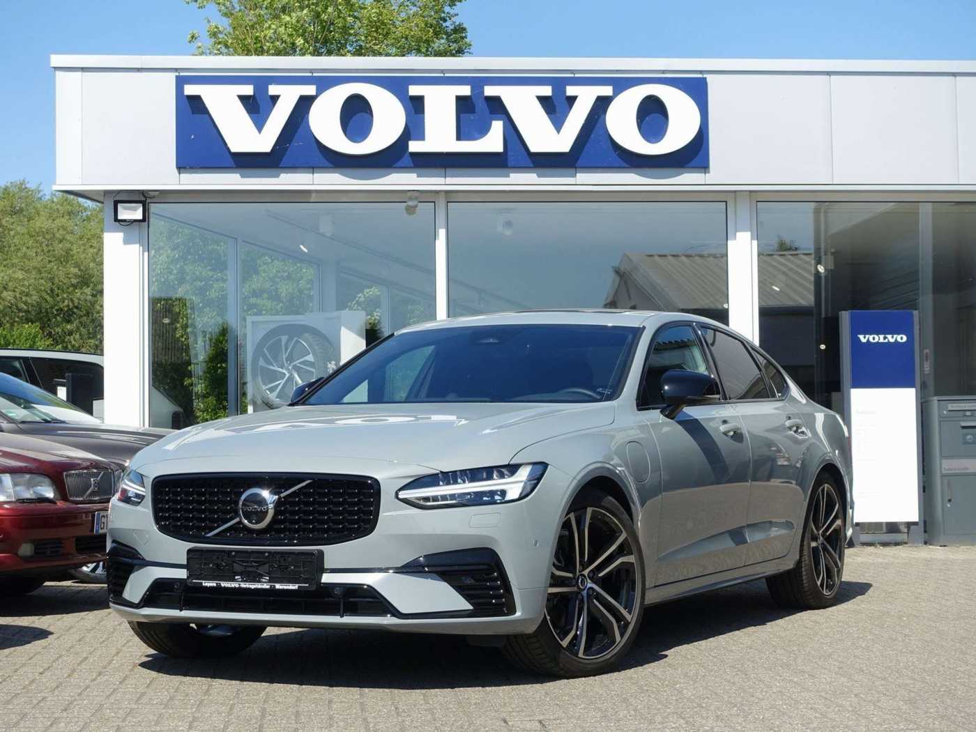 Volvo  Ultimate Dark T8 AWD B&W/360°KAM/FOUR-C/HUD