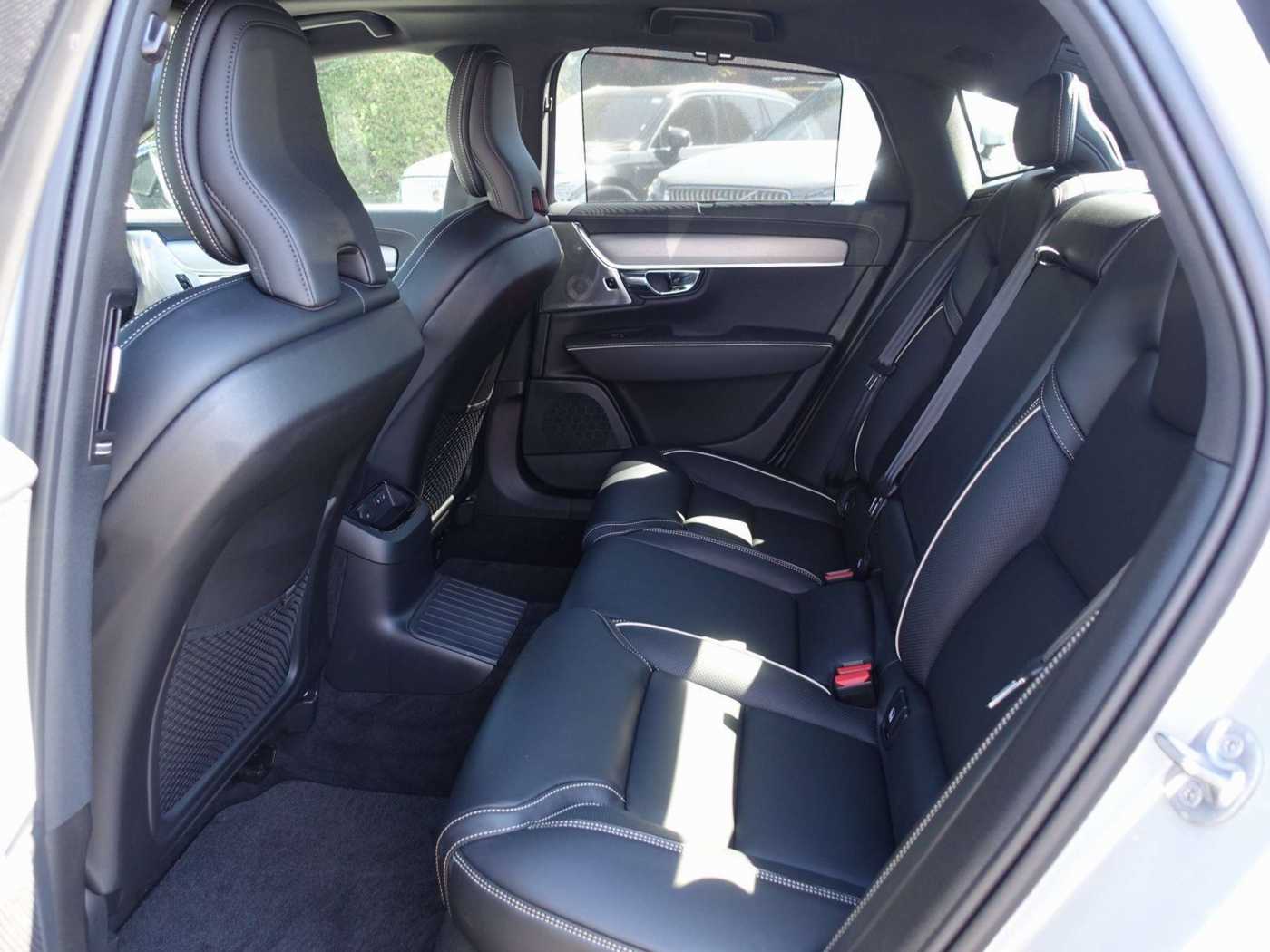Volvo  Ultimate Dark T8 AWD B&W/360°KAM/FOUR-C/HUD