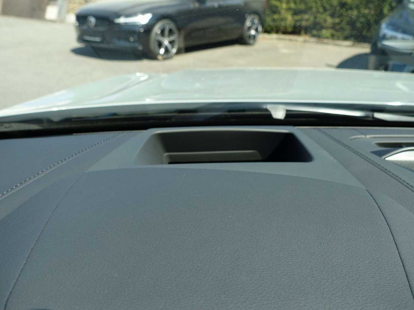 Volvo  Ultimate Dark T8 AWD B&W/360°KAM/FOUR-C/HUD