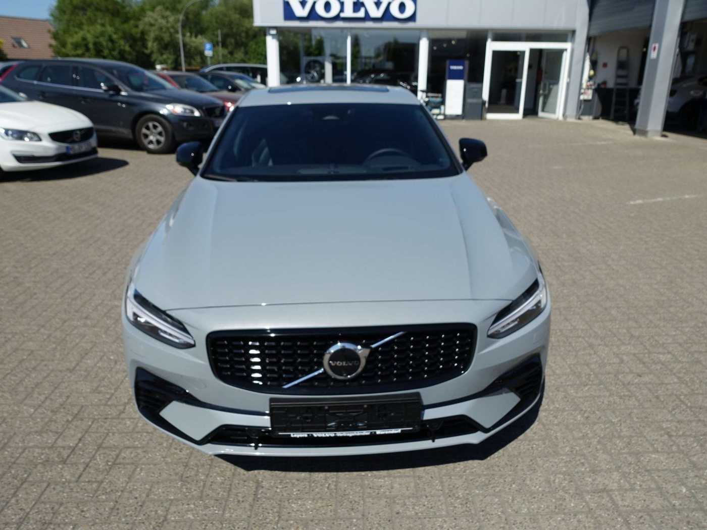 Volvo  Ultimate Dark T8 AWD B&W/360°KAM/FOUR-C/HUD