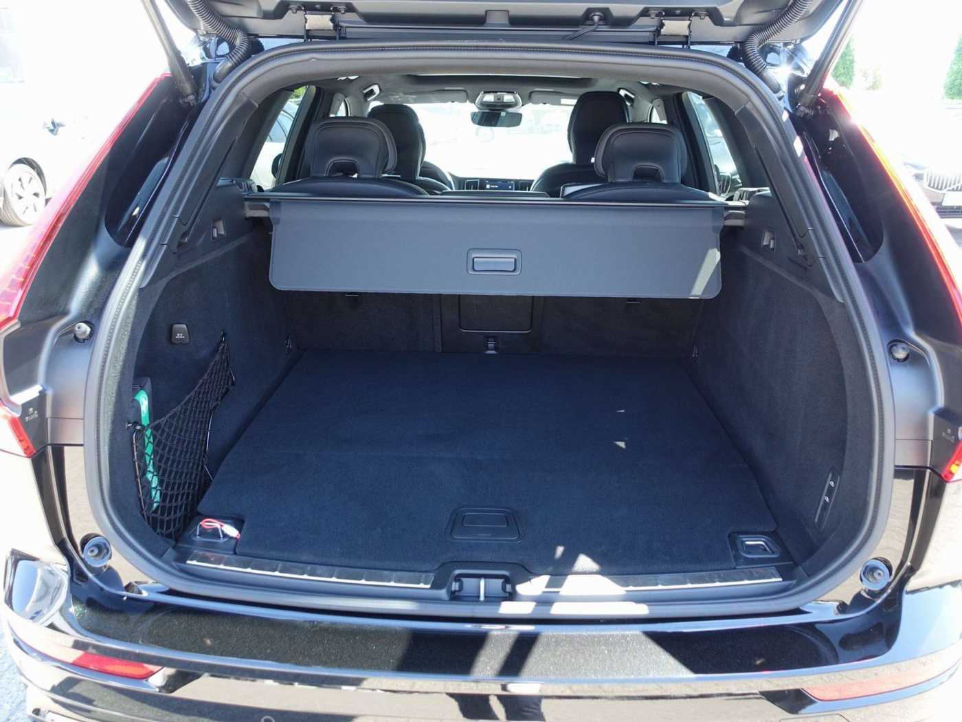 Volvo  Recharge Black Edition Plus T6 AWD/360°Cam