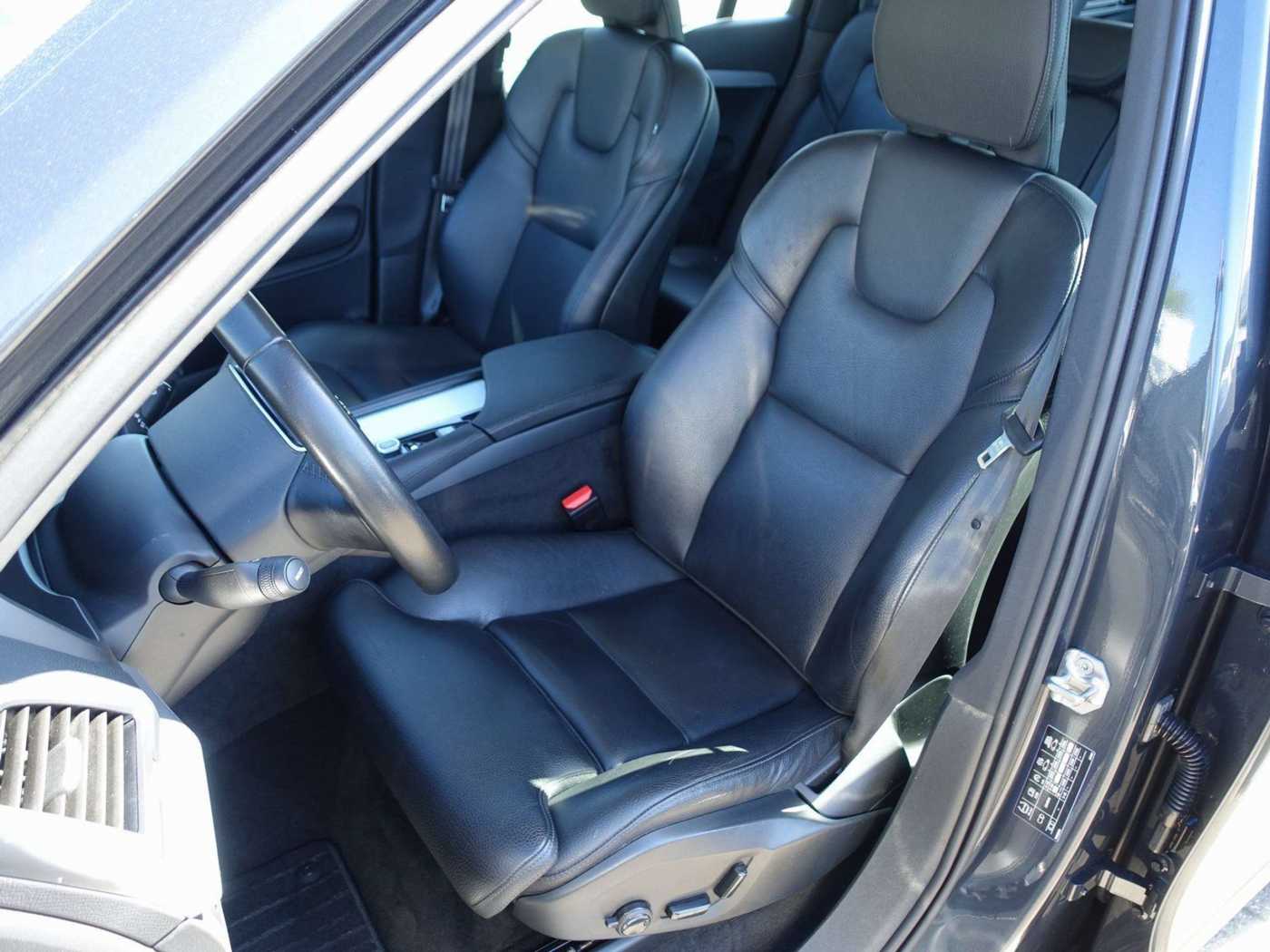 Volvo  T6 AWD Momentum (EURO 6d-TEMP)/Kamera/AHK