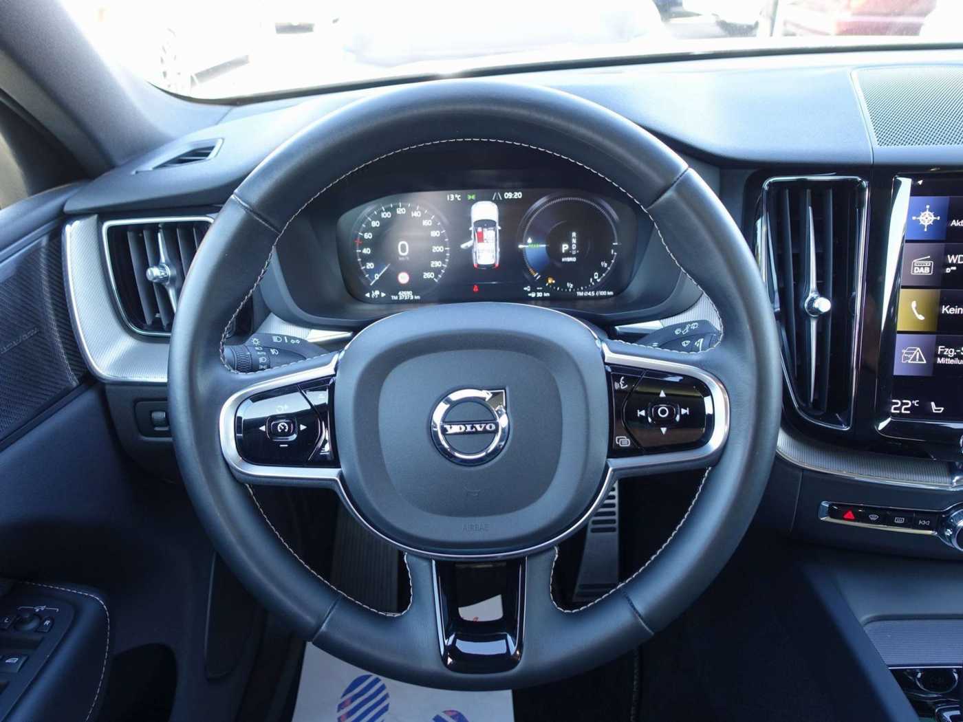 Volvo  T6 AWD Recharge R-Design/AHK/H&K/Pano/CAM