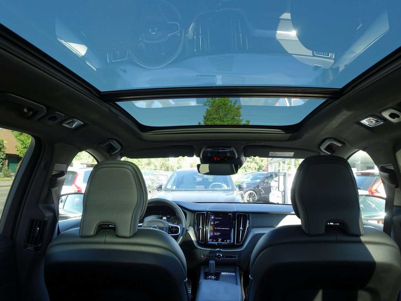 Volvo  T6 AWD Recharge R-Design/AHK/H&K/Pano/CAM