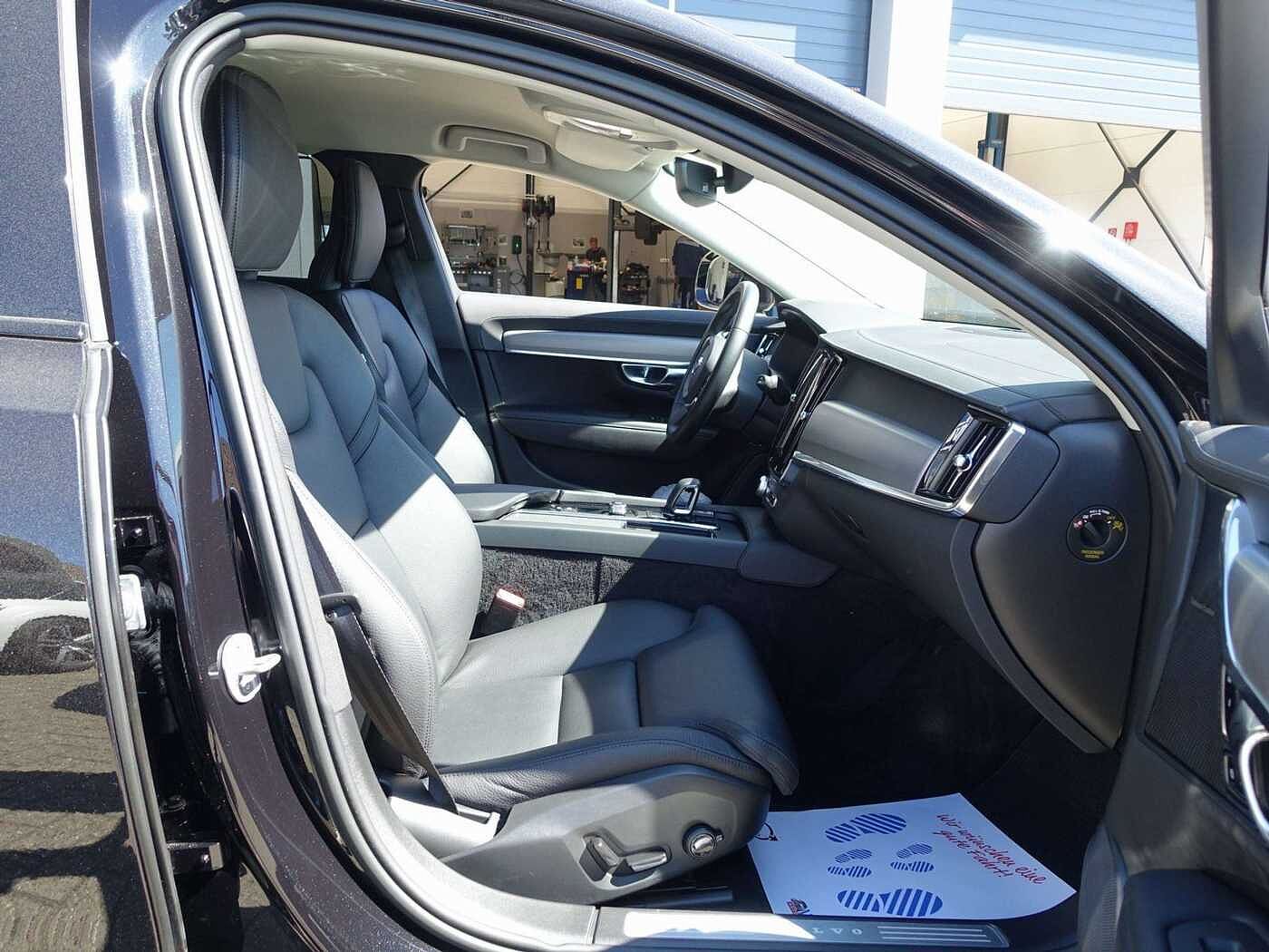 Volvo  V90 B4 Cross Country Plus AWD/360°/H&K/AHK