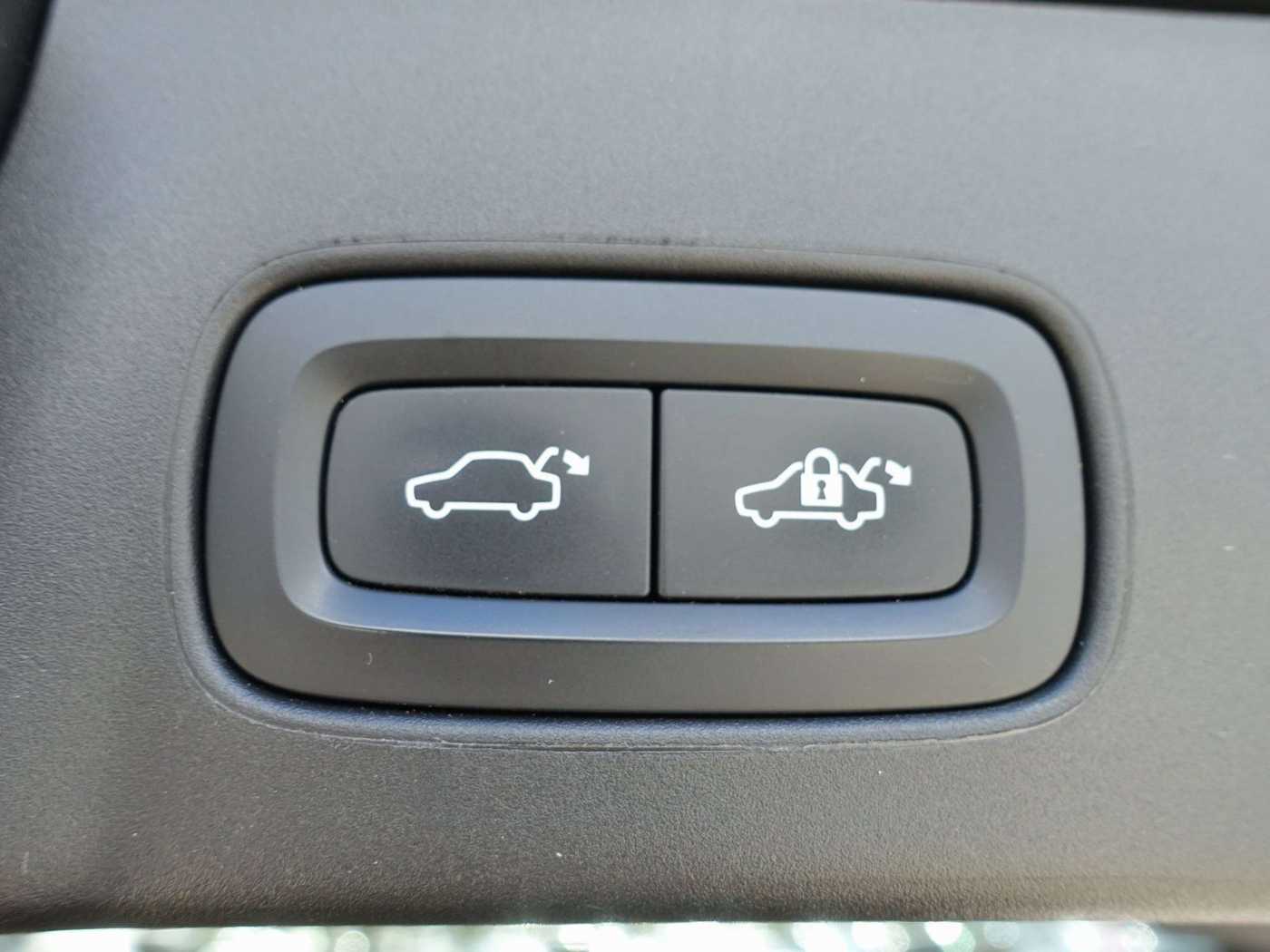 Volvo  V90 B4 Cross Country Plus AWD/360°/H&K/AHK