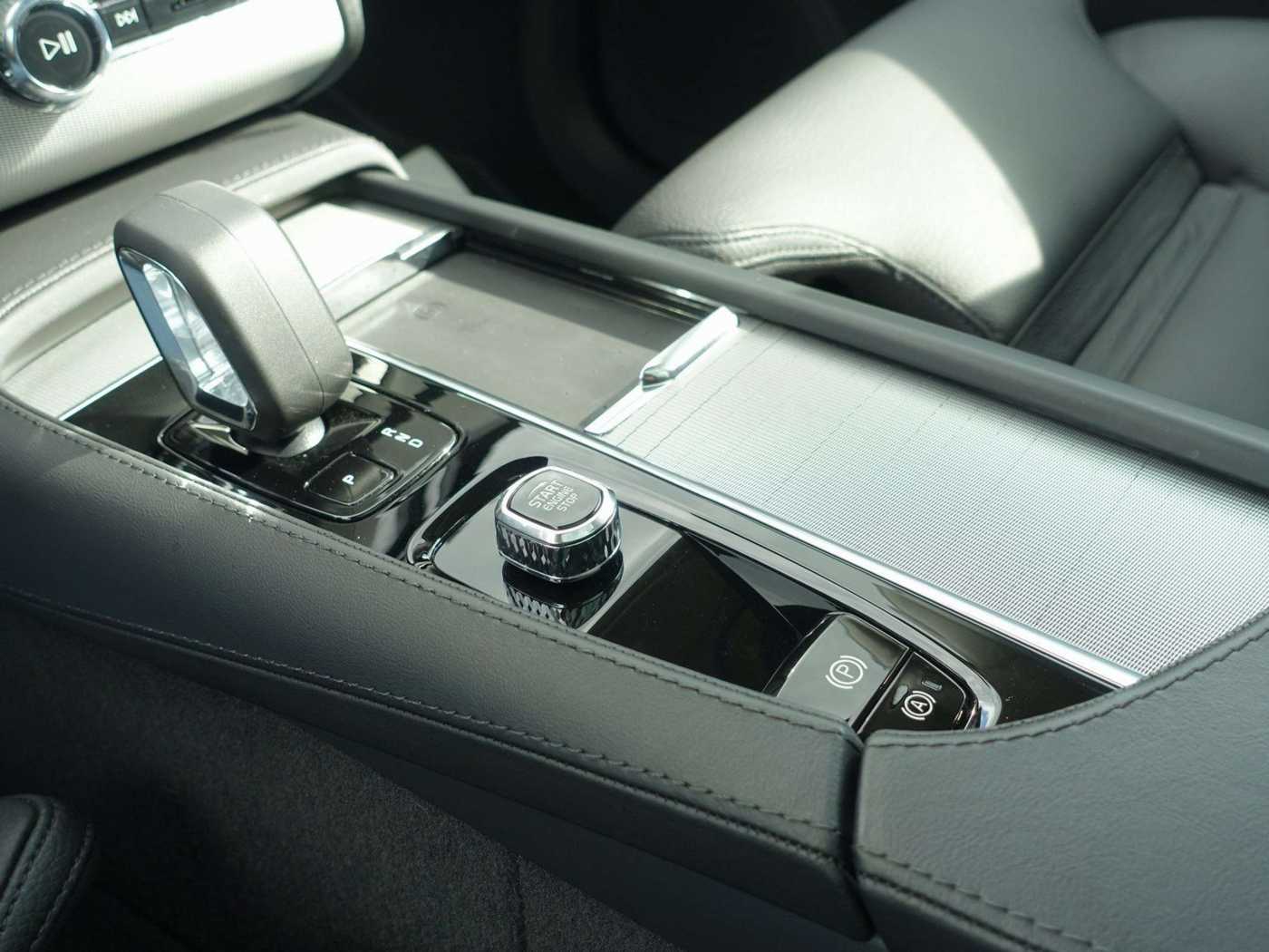 Volvo  Recharge Ultimate T8 AWD/HeadUP/360°/Pano