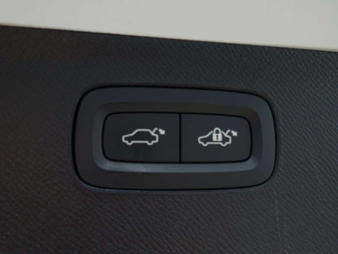 Volvo  Recharge Ultimate T8 AWD/HeadUP/360°/Pano
