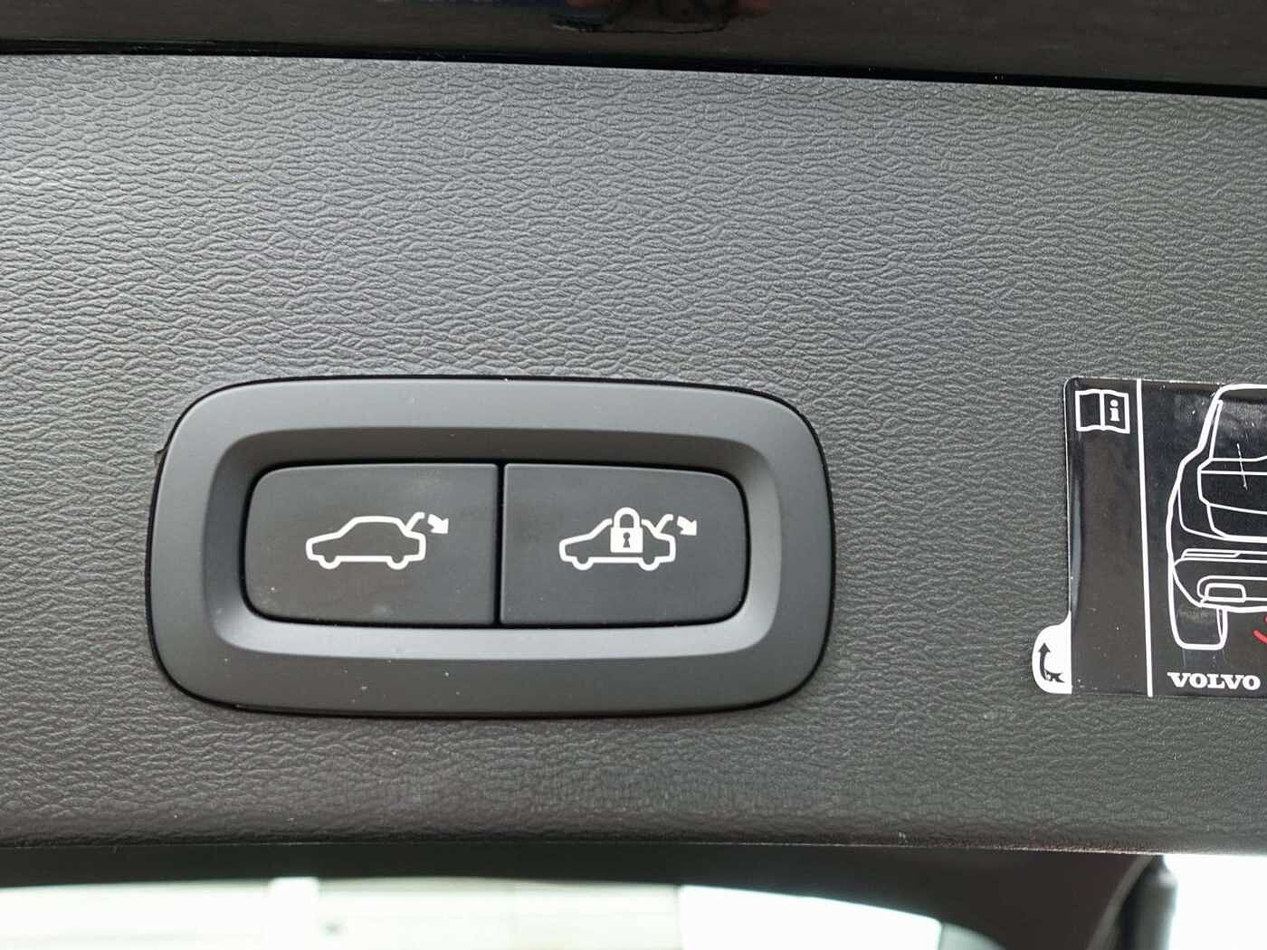 Volvo  Recharge Plus/Kamera/BLIS/Carplay