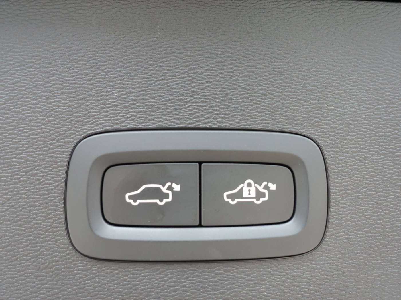 Volvo  Recharge Plus Extended Range/Kamera/BLIS