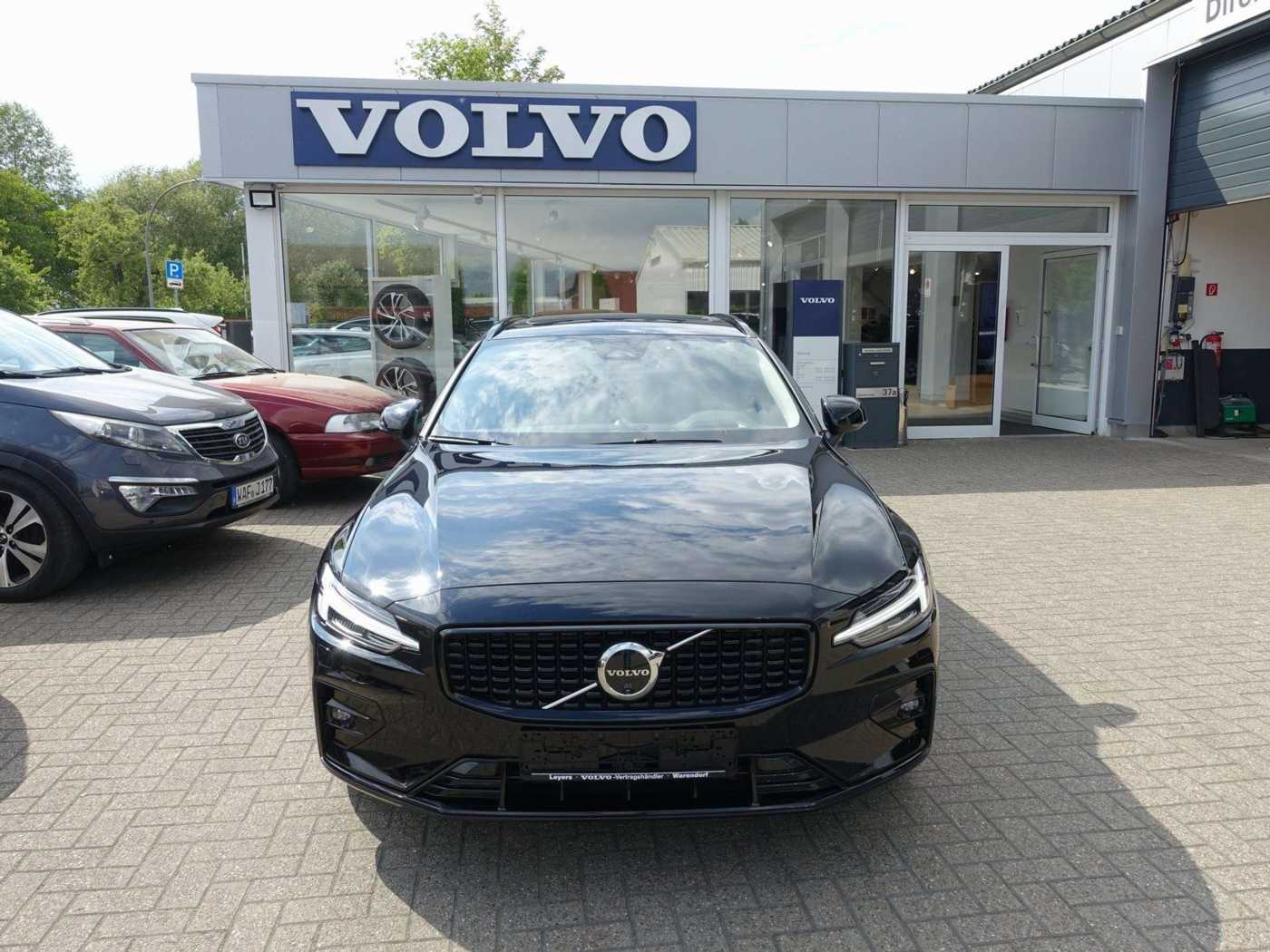 Volvo  Ultra B4 Dark/360°/Massage/B&W/Pano/AHK/BLIS