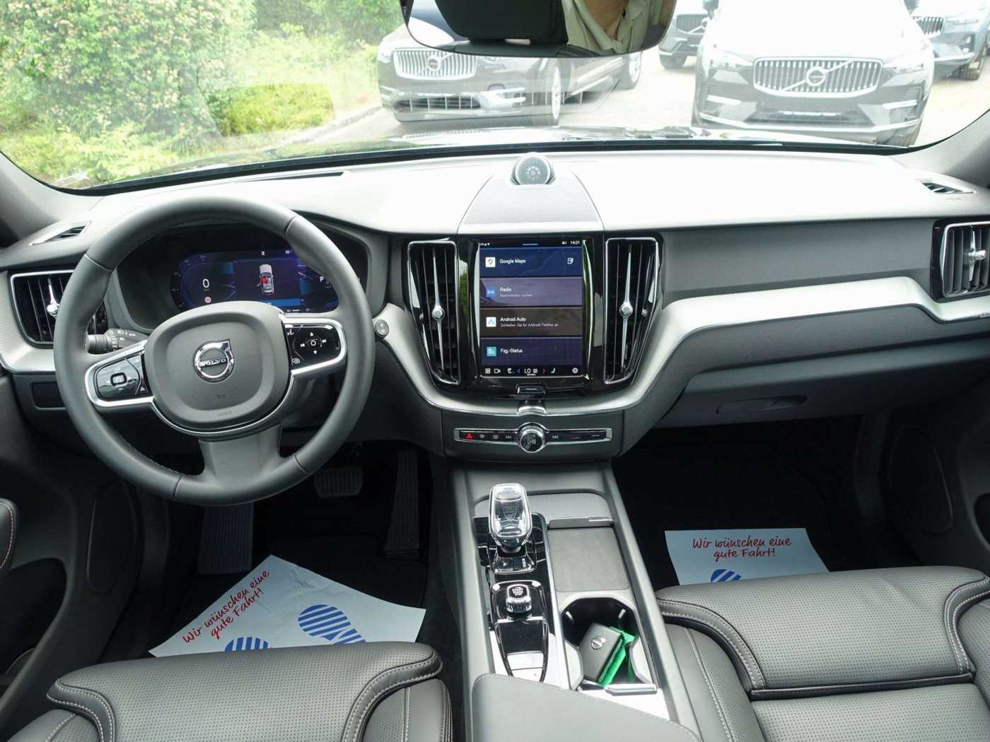 Volvo  Black Edition Plus T6 AWD/B&W/Pano/360°/BLS